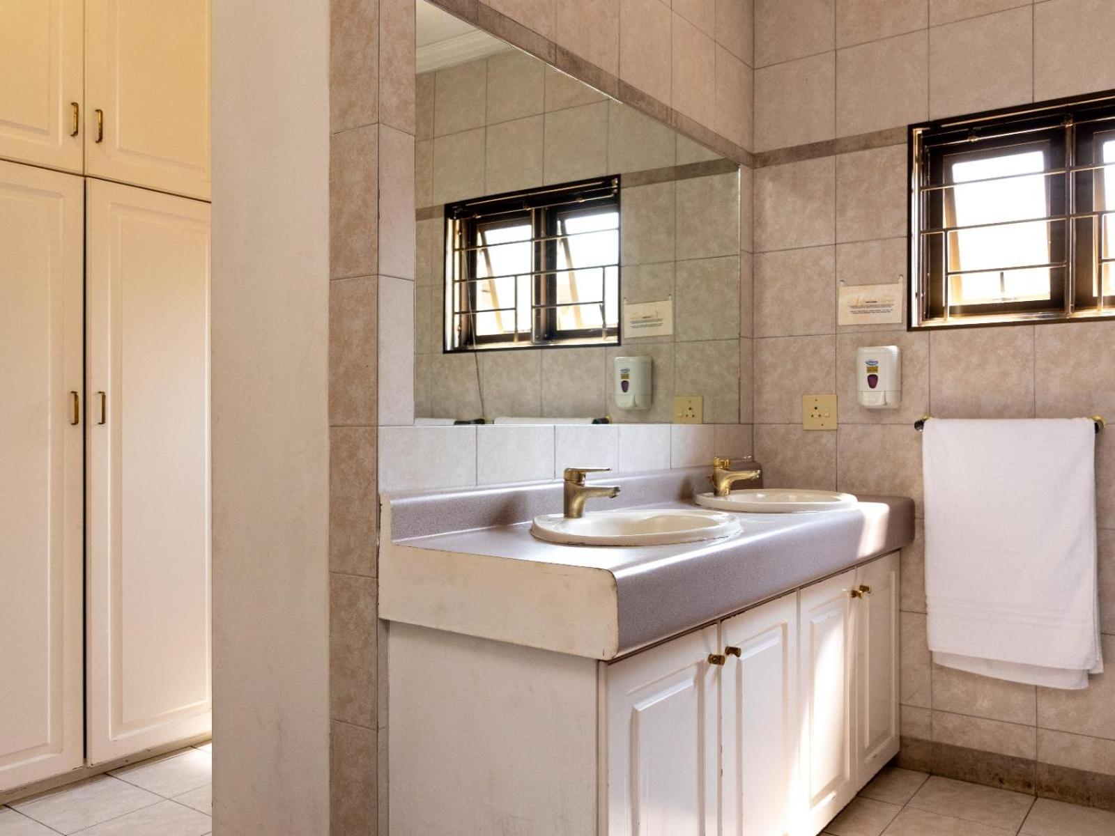 Executive Queen Room - Photo 2