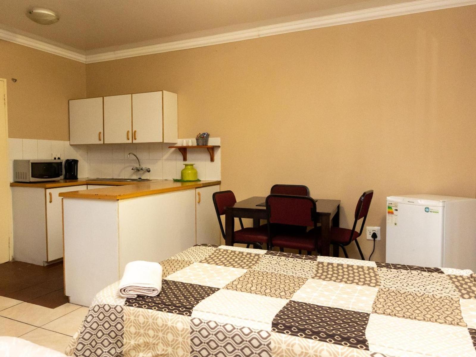 Standard Family Room - Photo 5