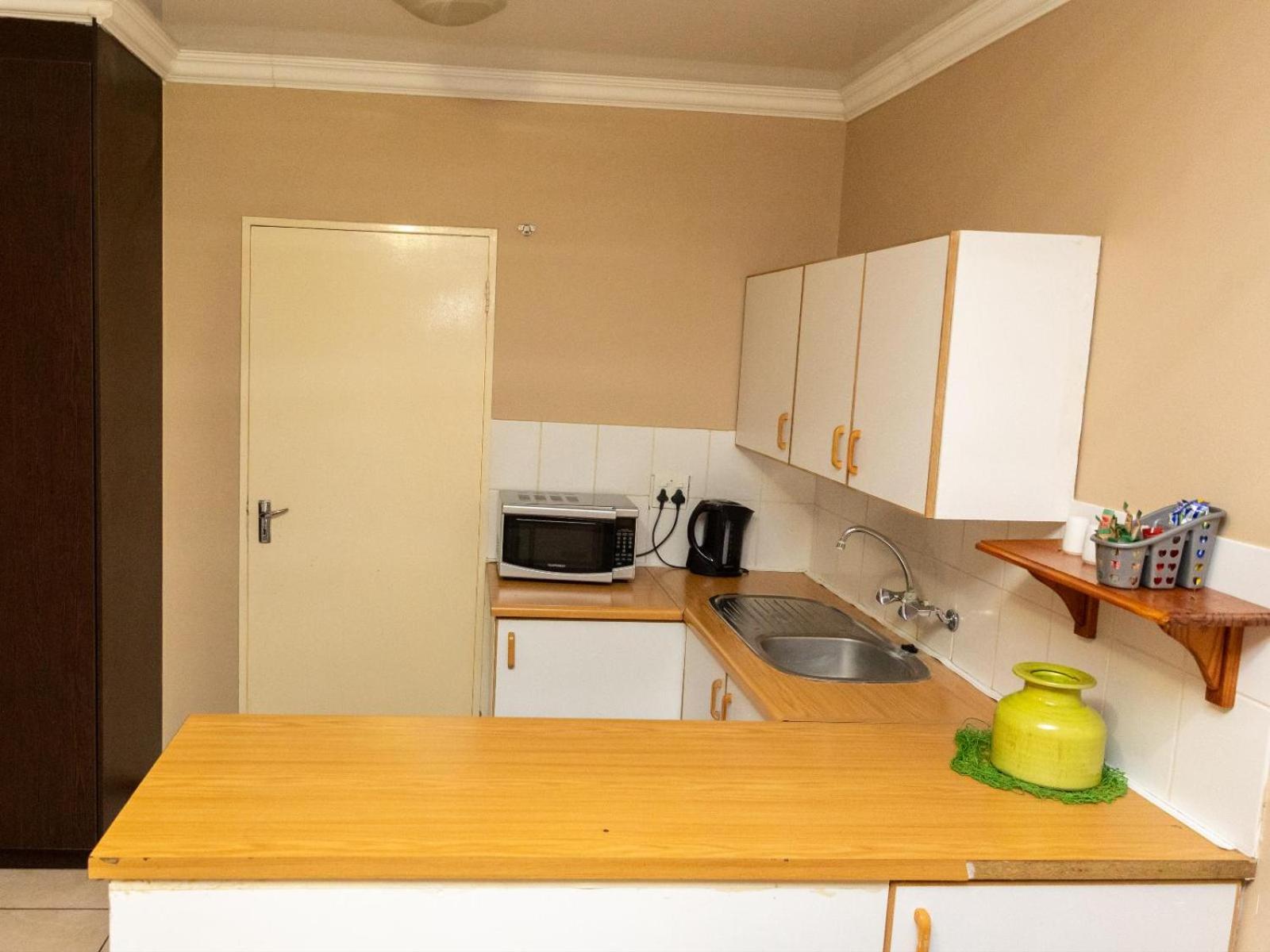 Standard Family Room - Photo 7