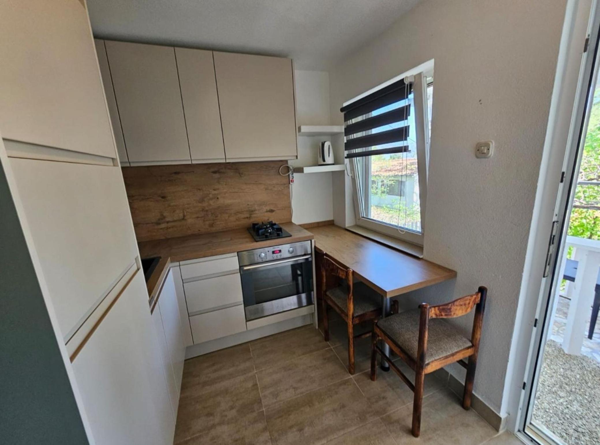 Studio Apartment with Terrace photo 3