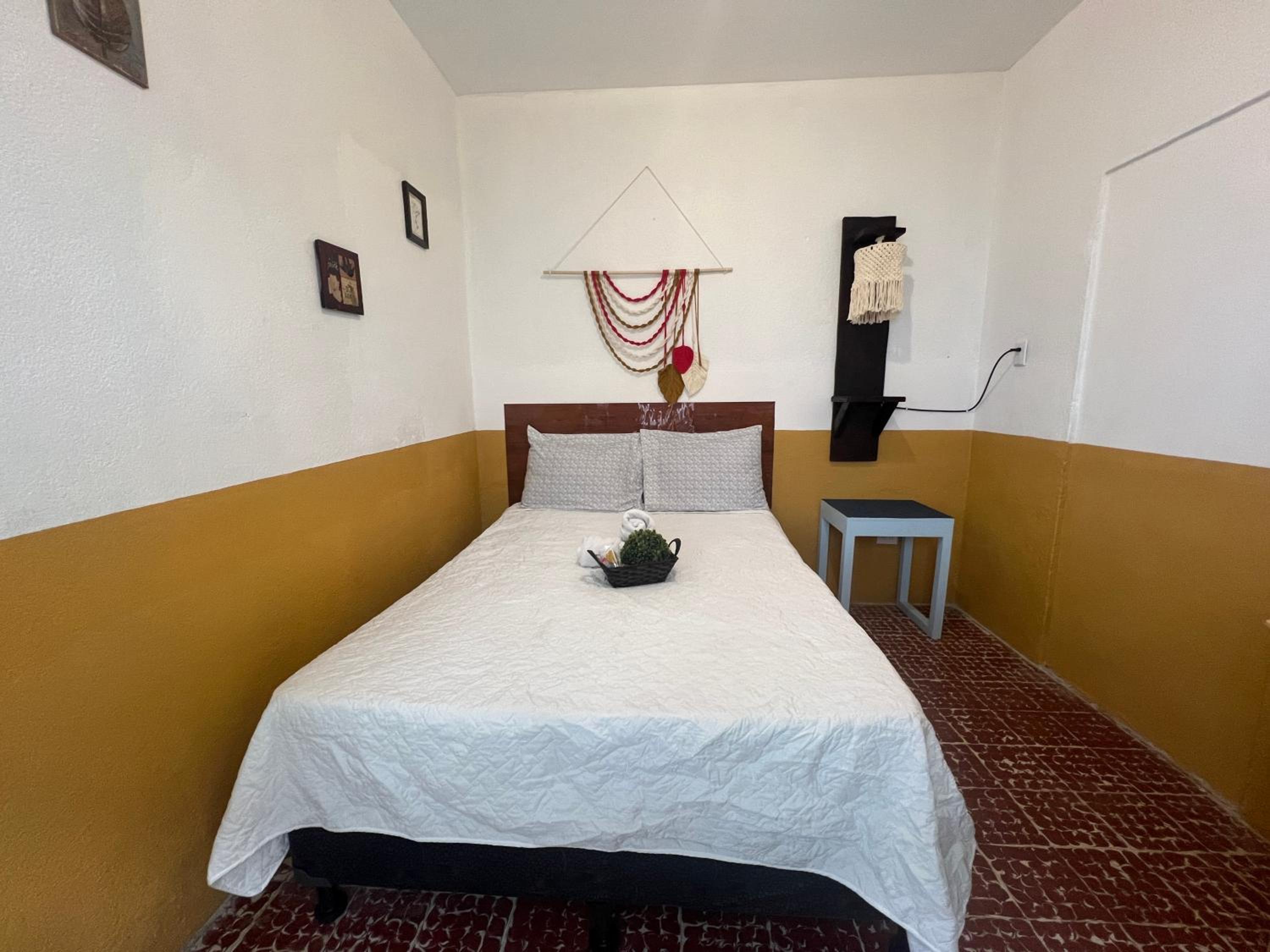 Standard Double Room with Shared Bathroom photo 2