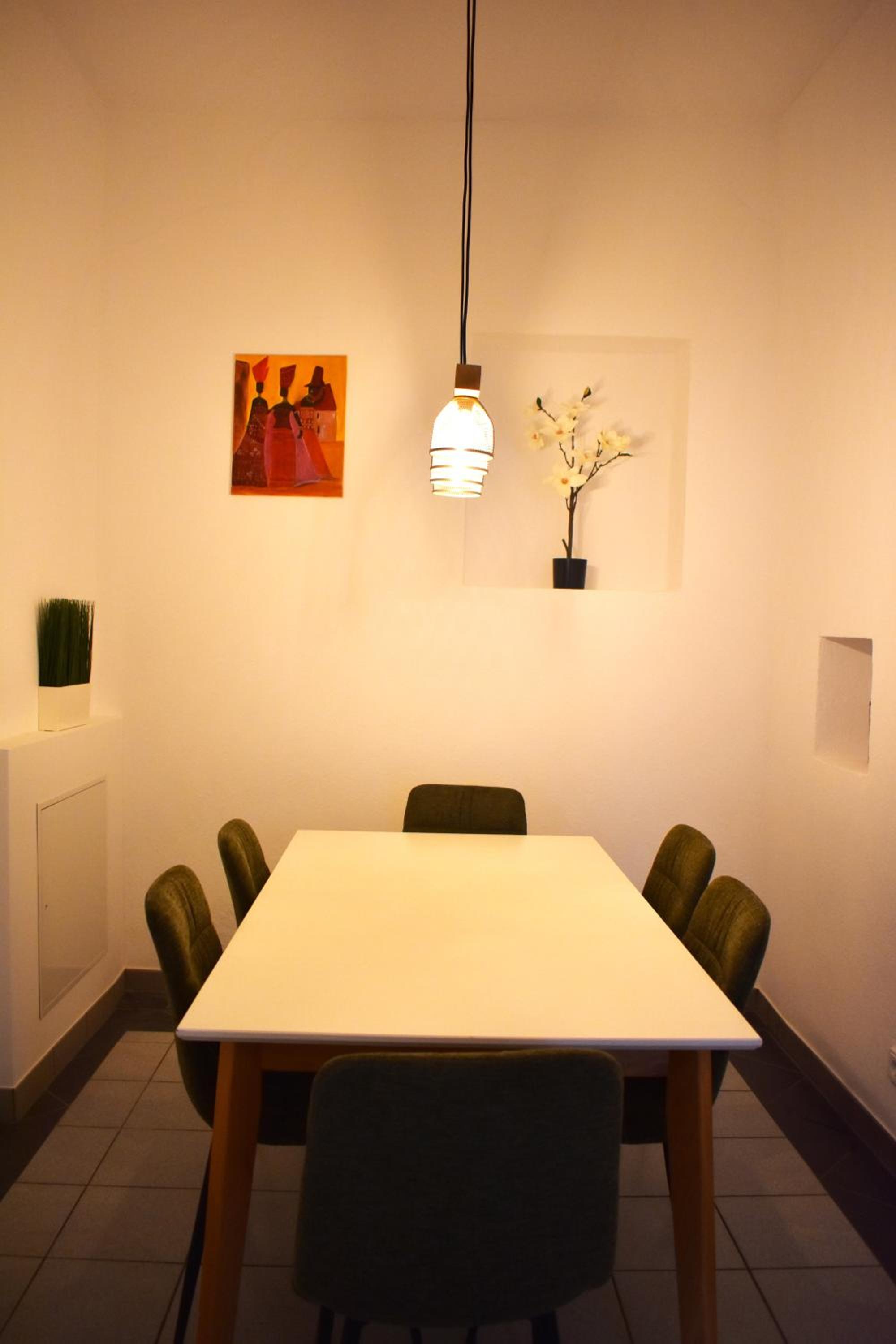 One-Bedroom Apartment - Non-Smoking photo 2