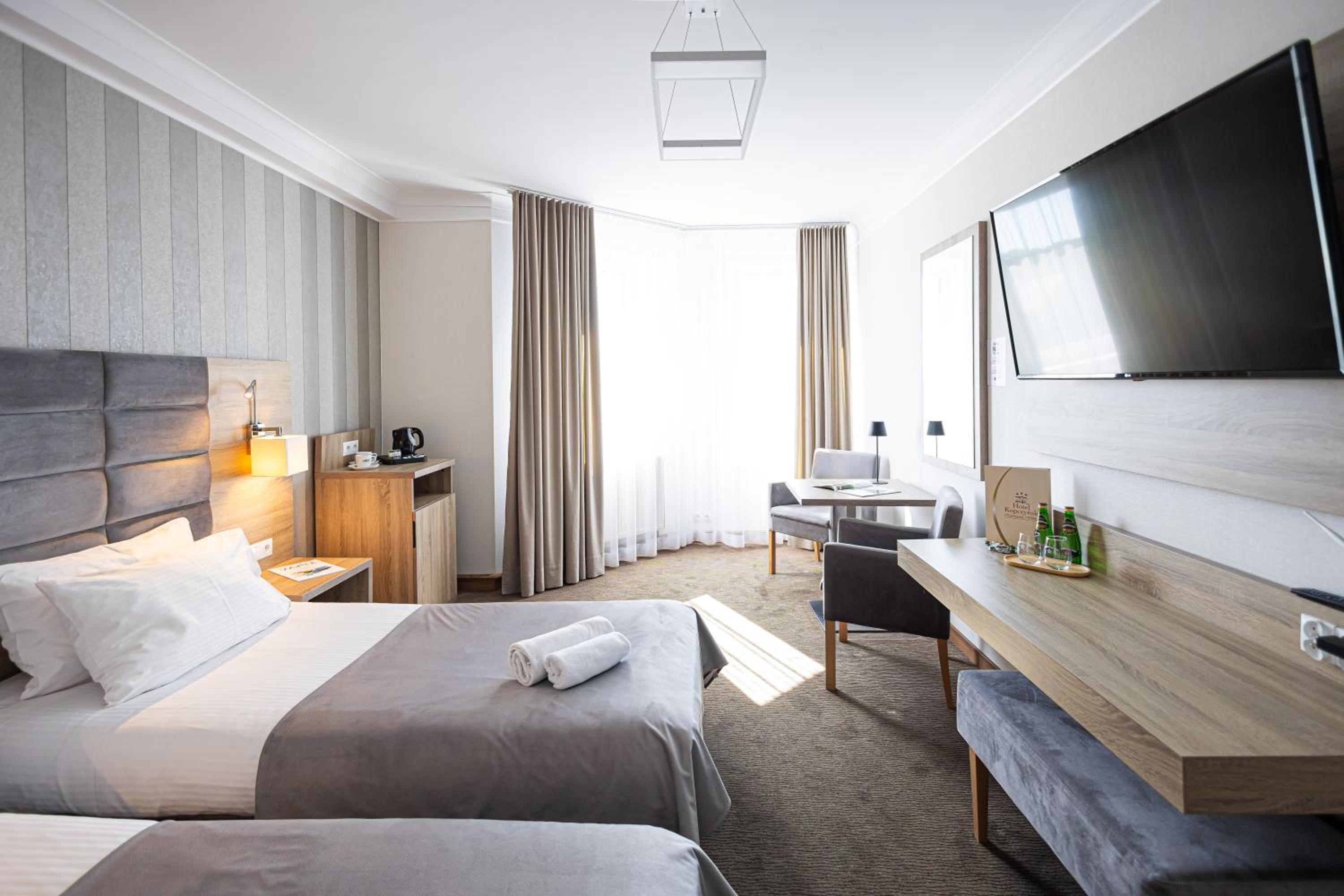 Large Twin Room - Photo 4