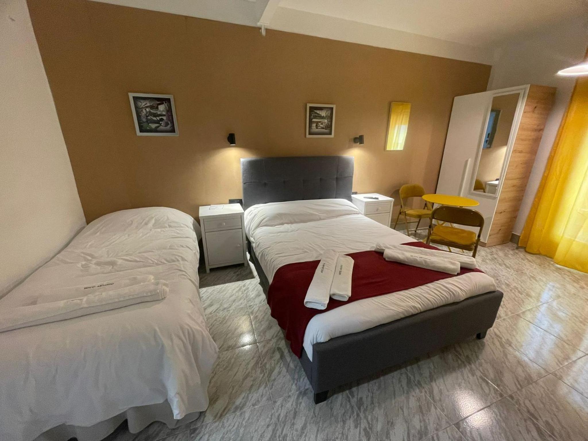 Habitación Triple con Balcón