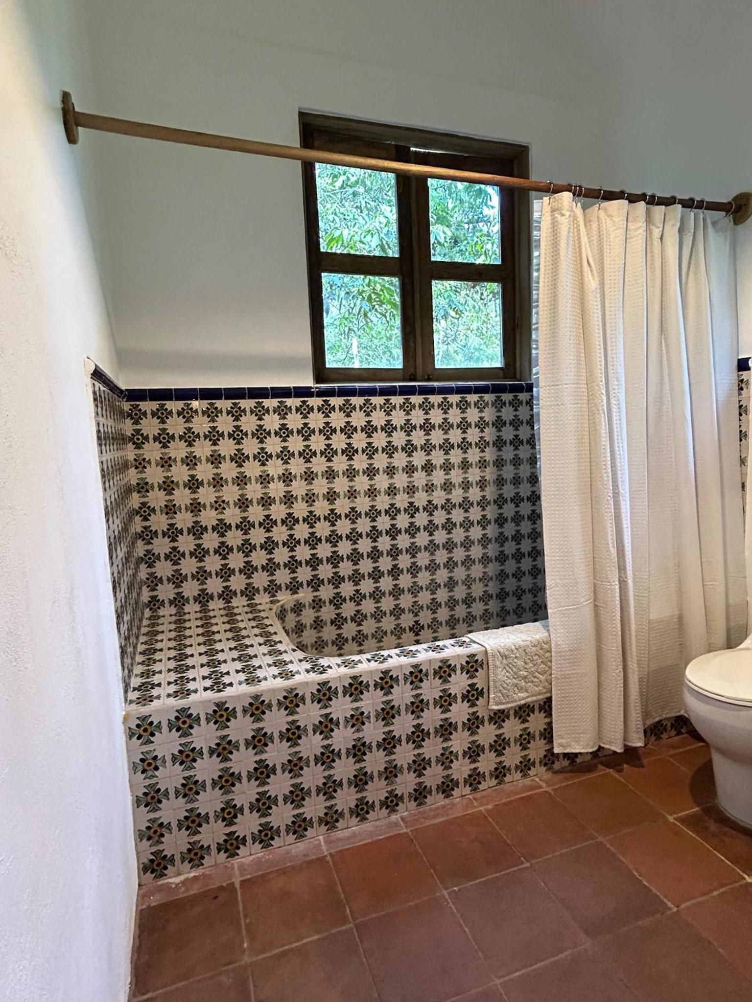 Family Room with Bathroom photo 2
