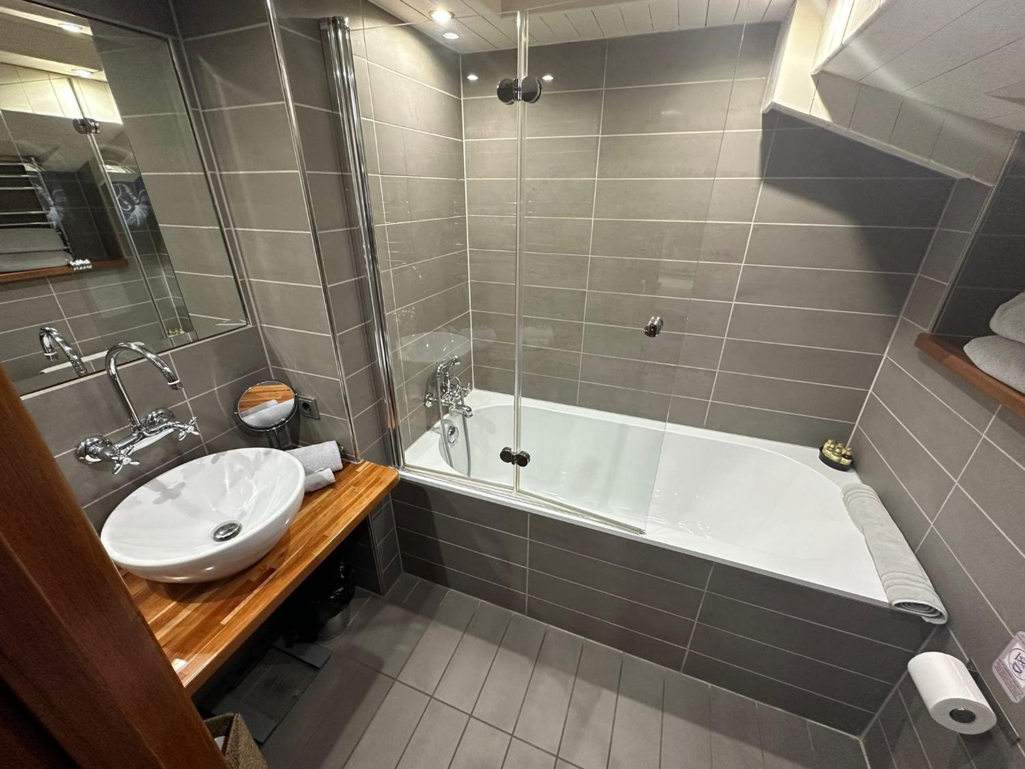 Deluxe Double Room photo 2