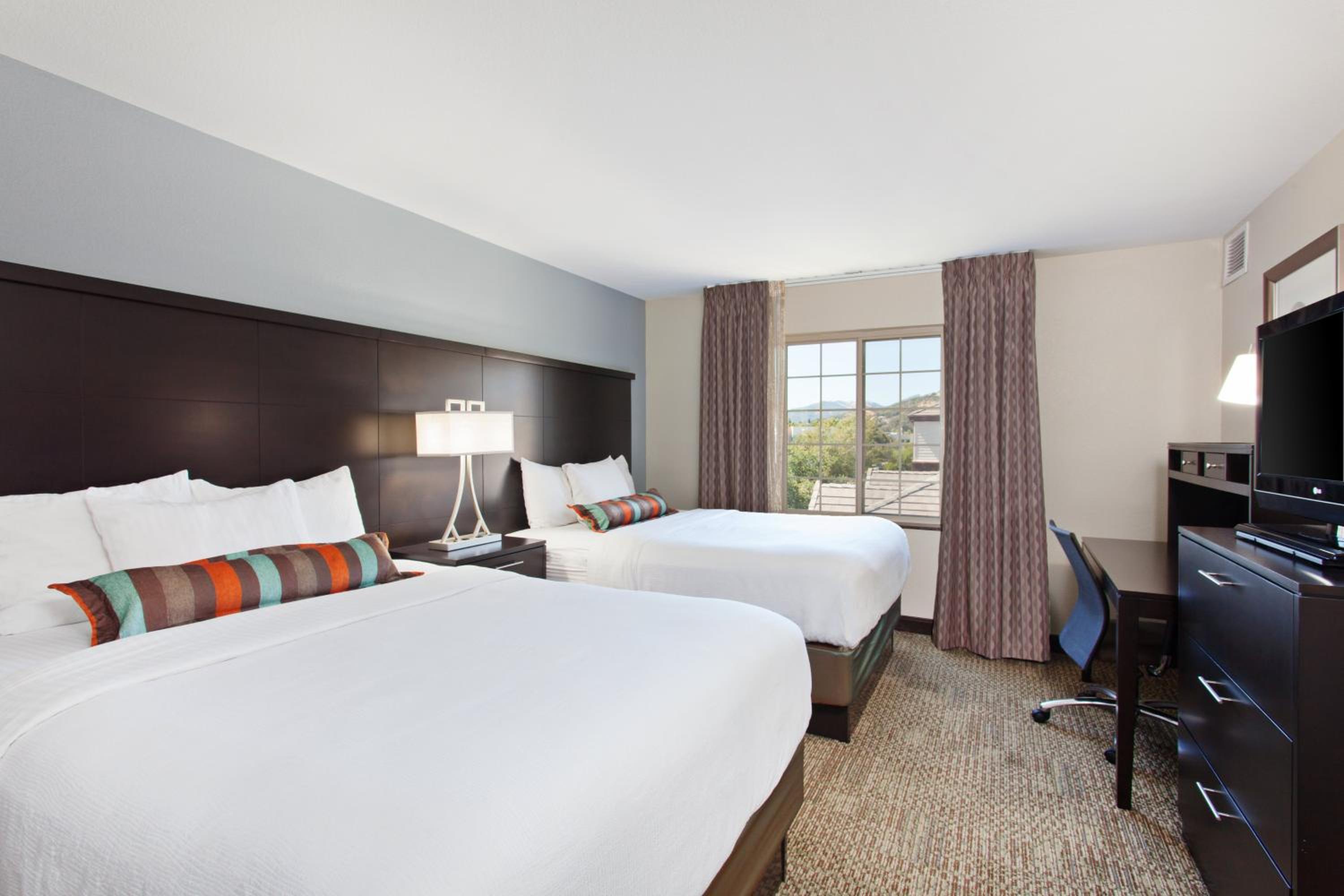 Two-Bedroom Suite - Photo 2