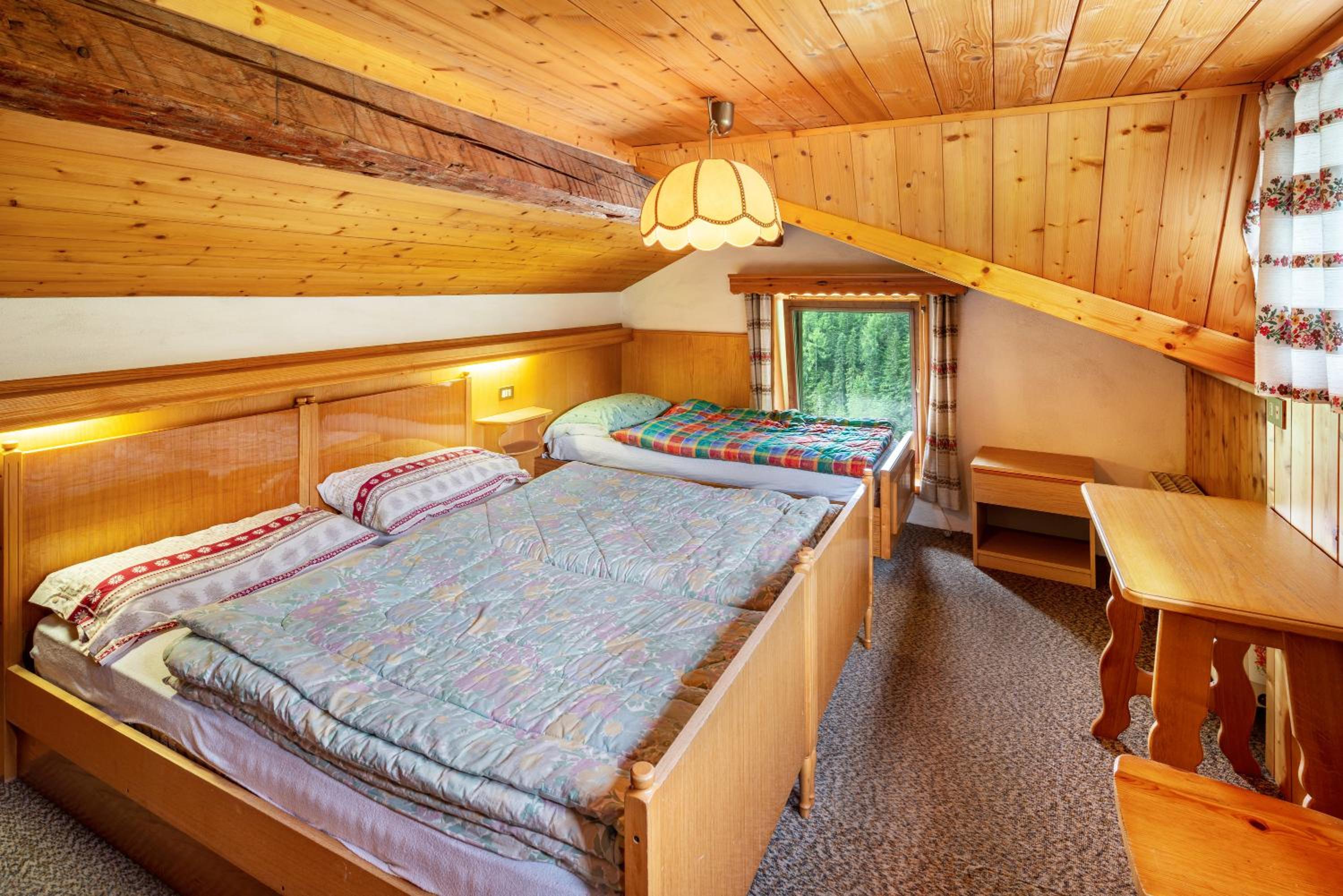 Three-Bedroom Apartment with Mountain View