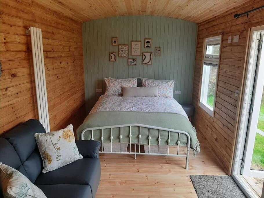 One-Bedroom House photo 1