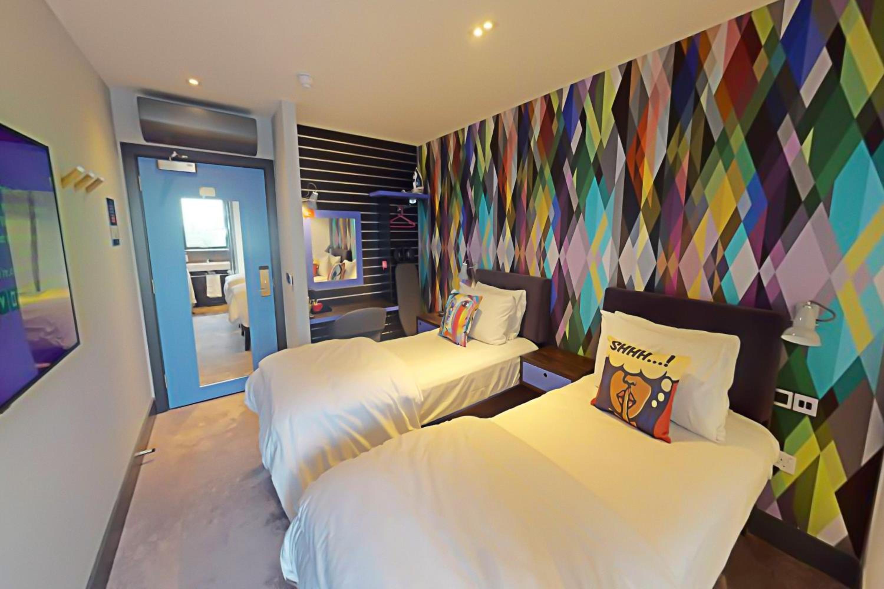 Twin Room - Photo 1