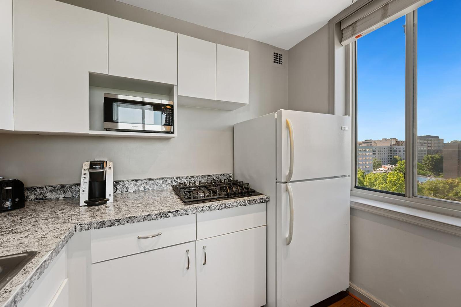Potomac King Suite  - Photo 8