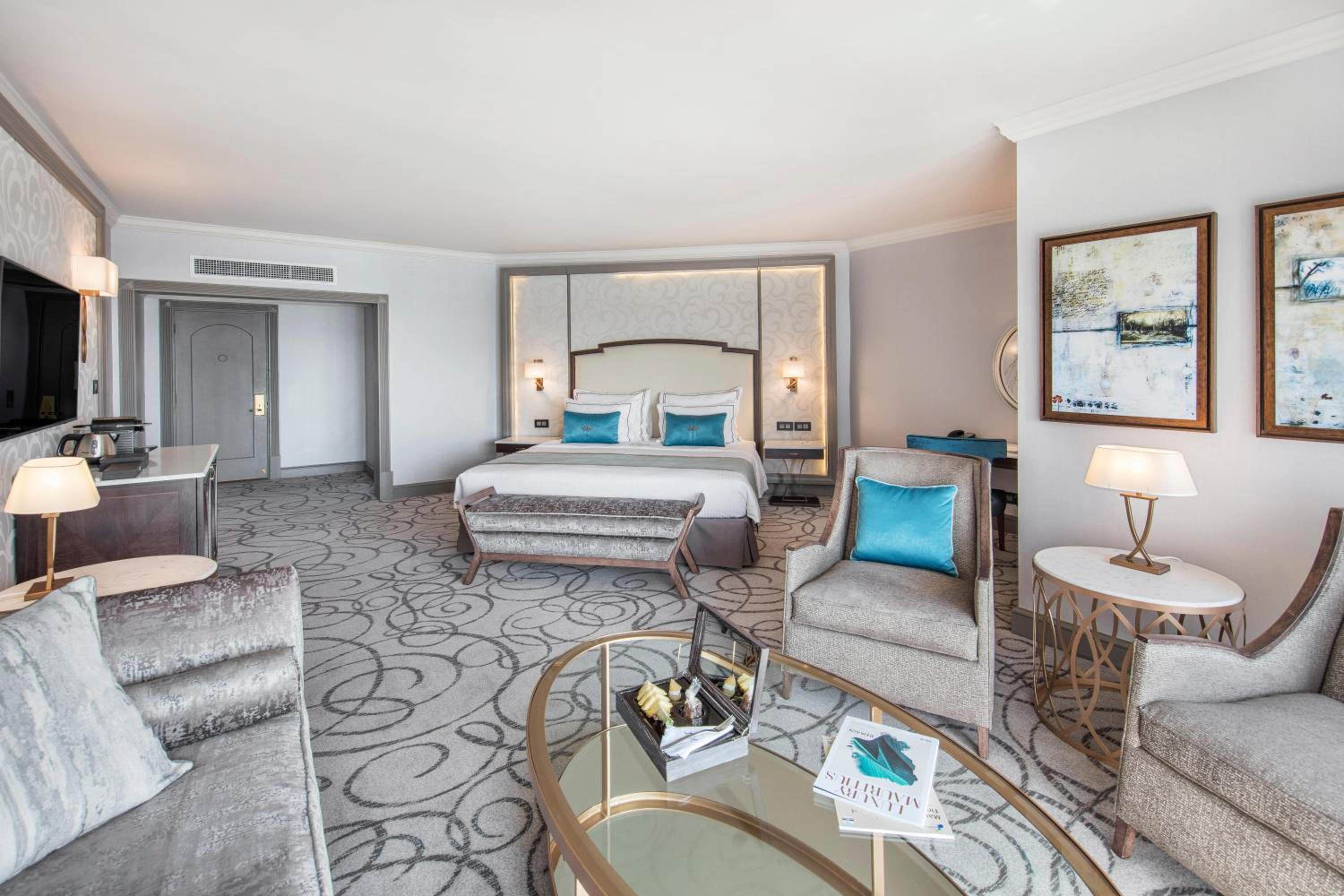 Deluxe Room - Photo 3