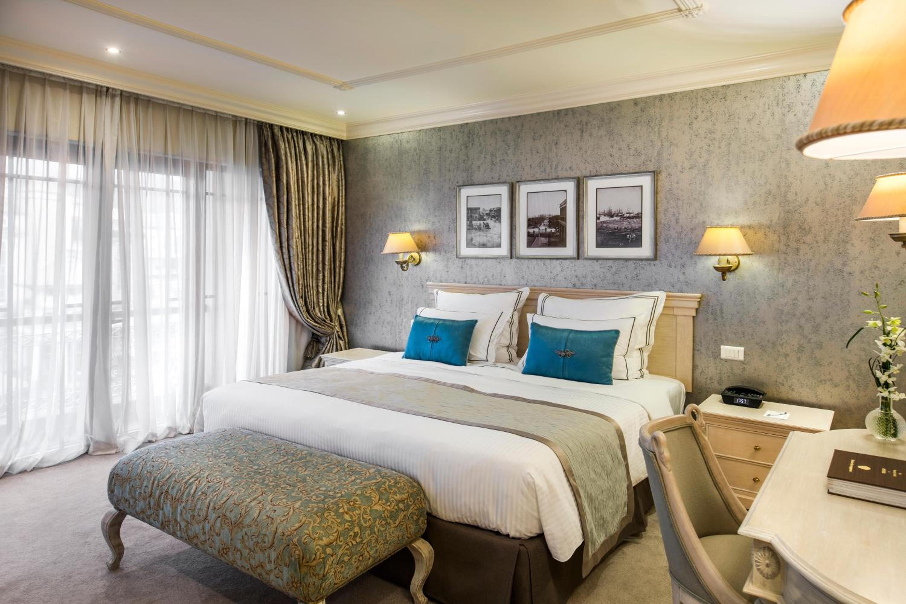 Luxury Suite - Photo 6