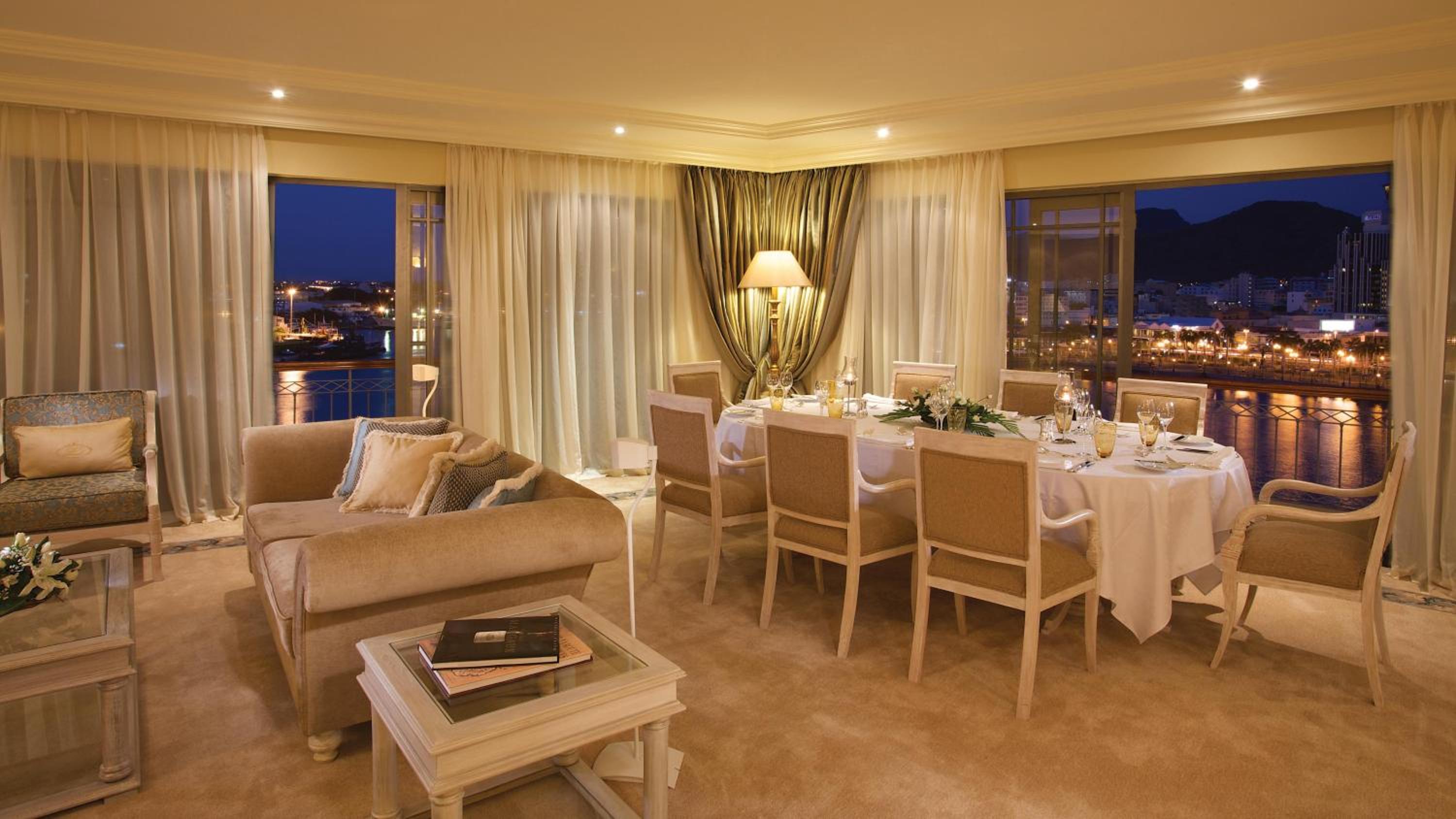 Luxury Suite - Photo 2