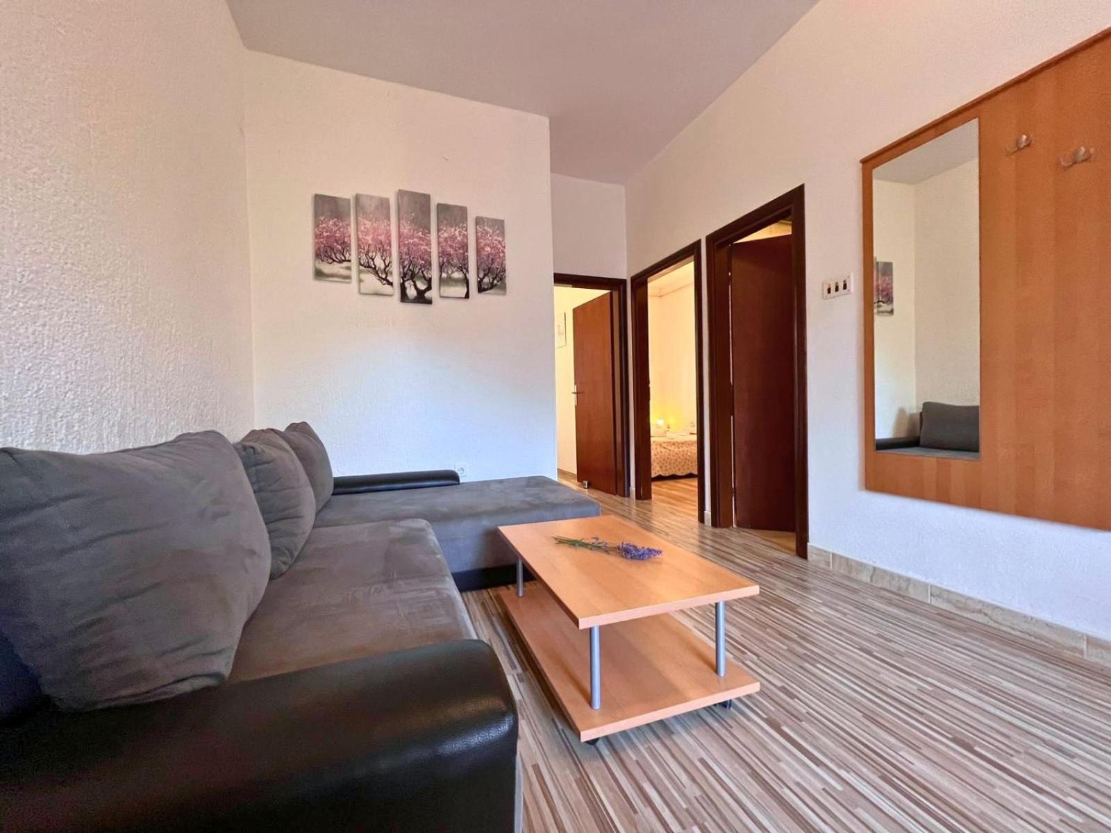 Apartment with Garden View