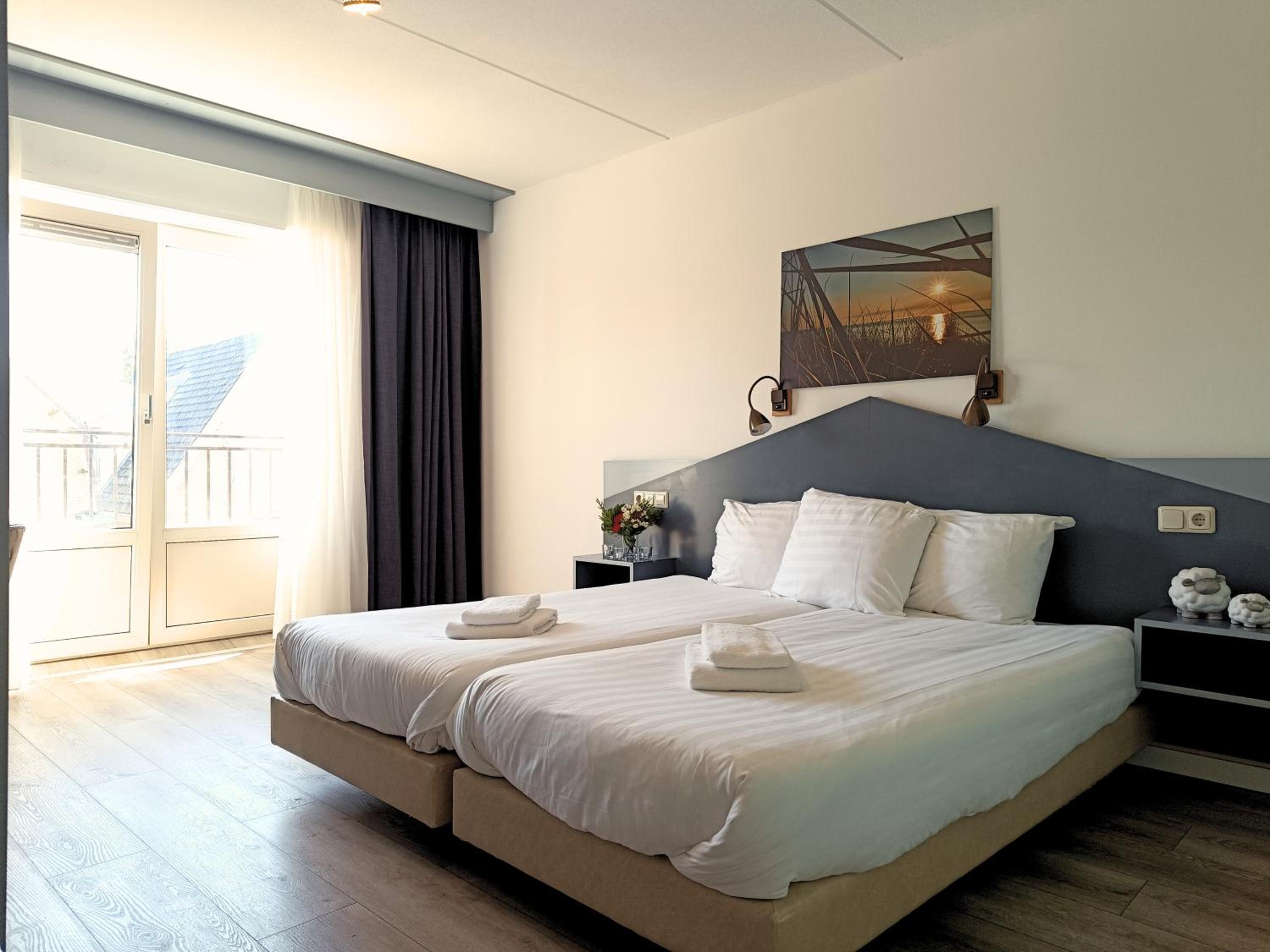 Deluxe Twin Room - Photo 13