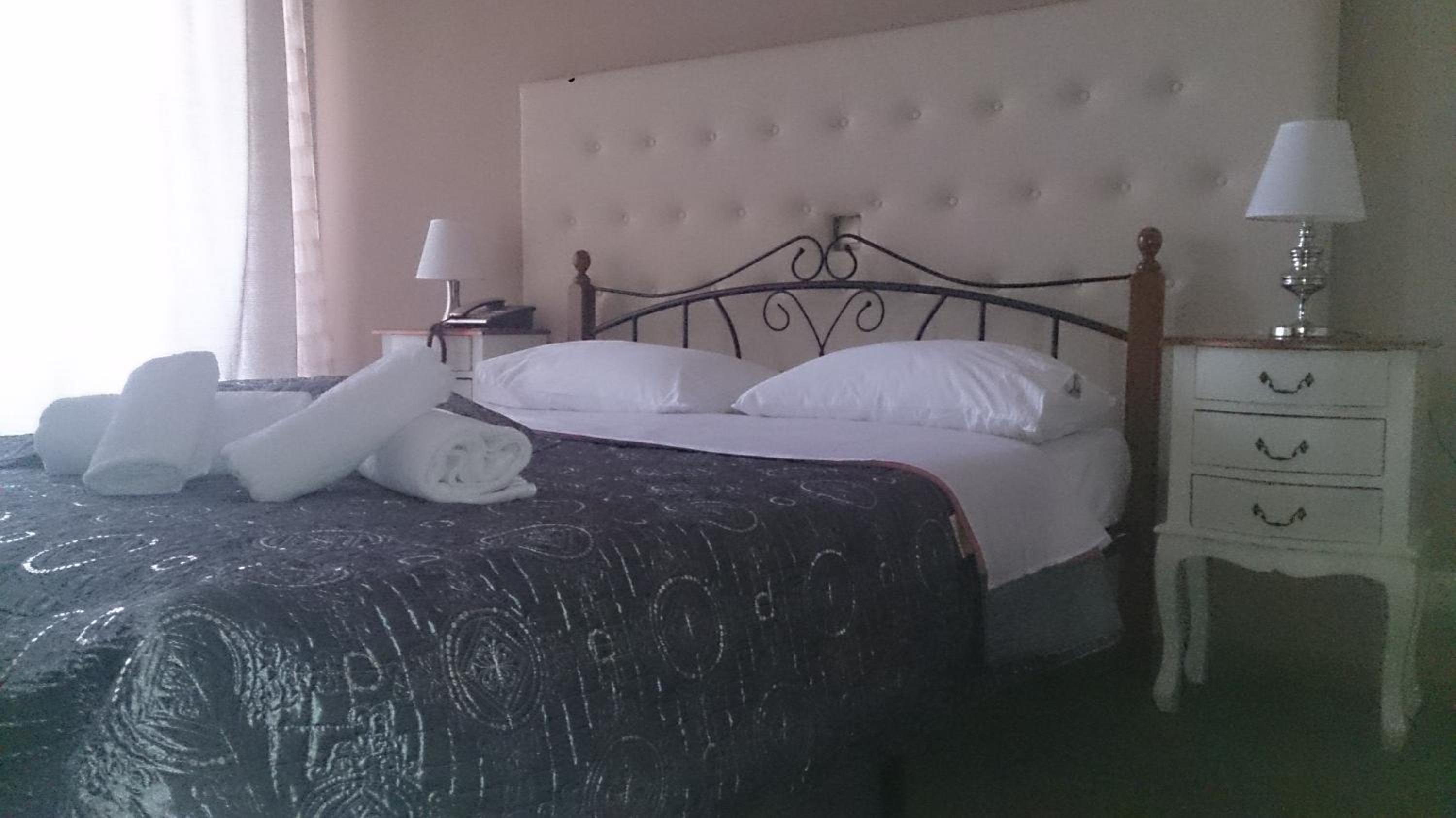 Double or Twin Room - Photo 2