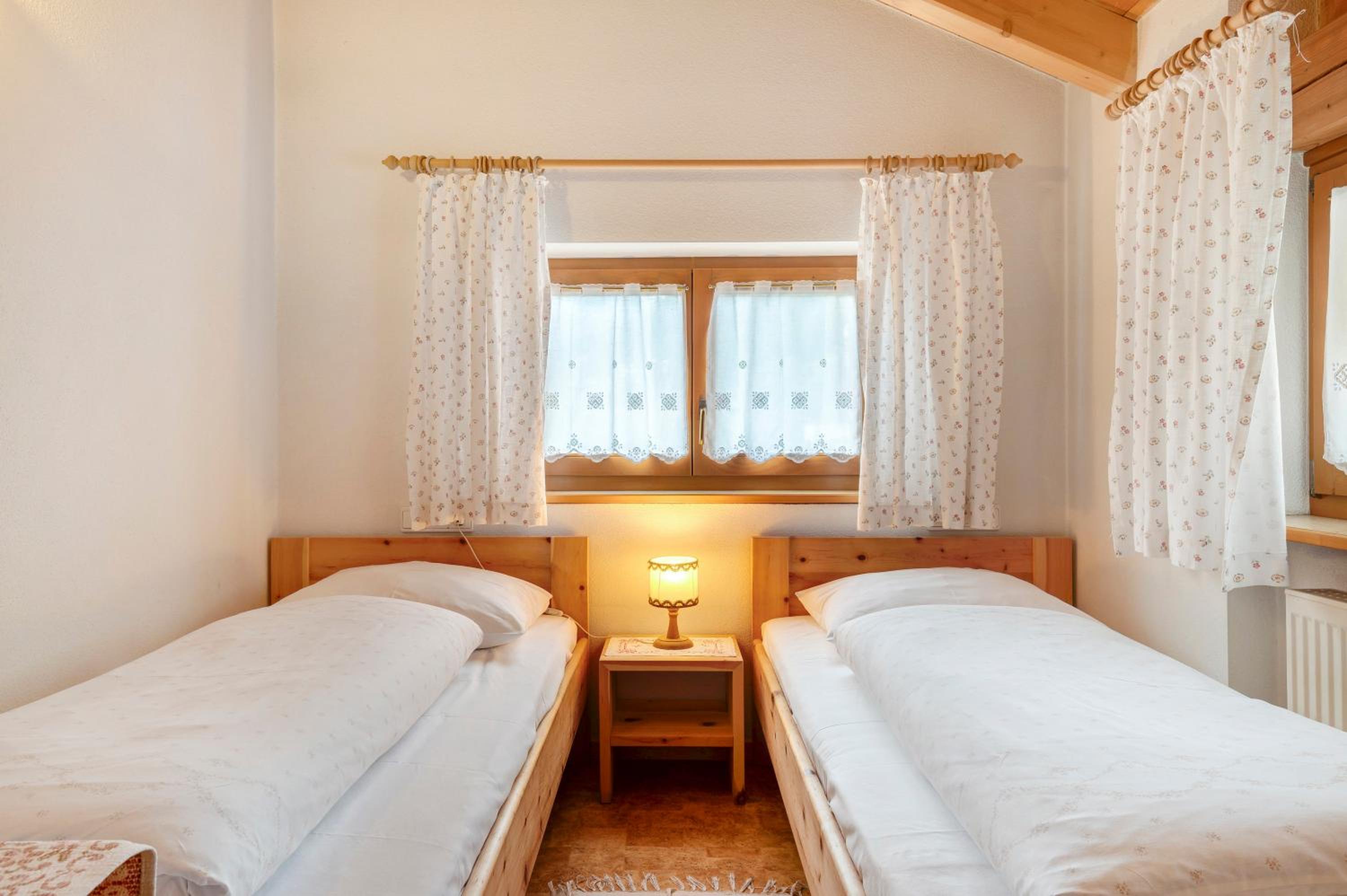 Two-Bedroom Deluxe Apartment with Garden View photo 2