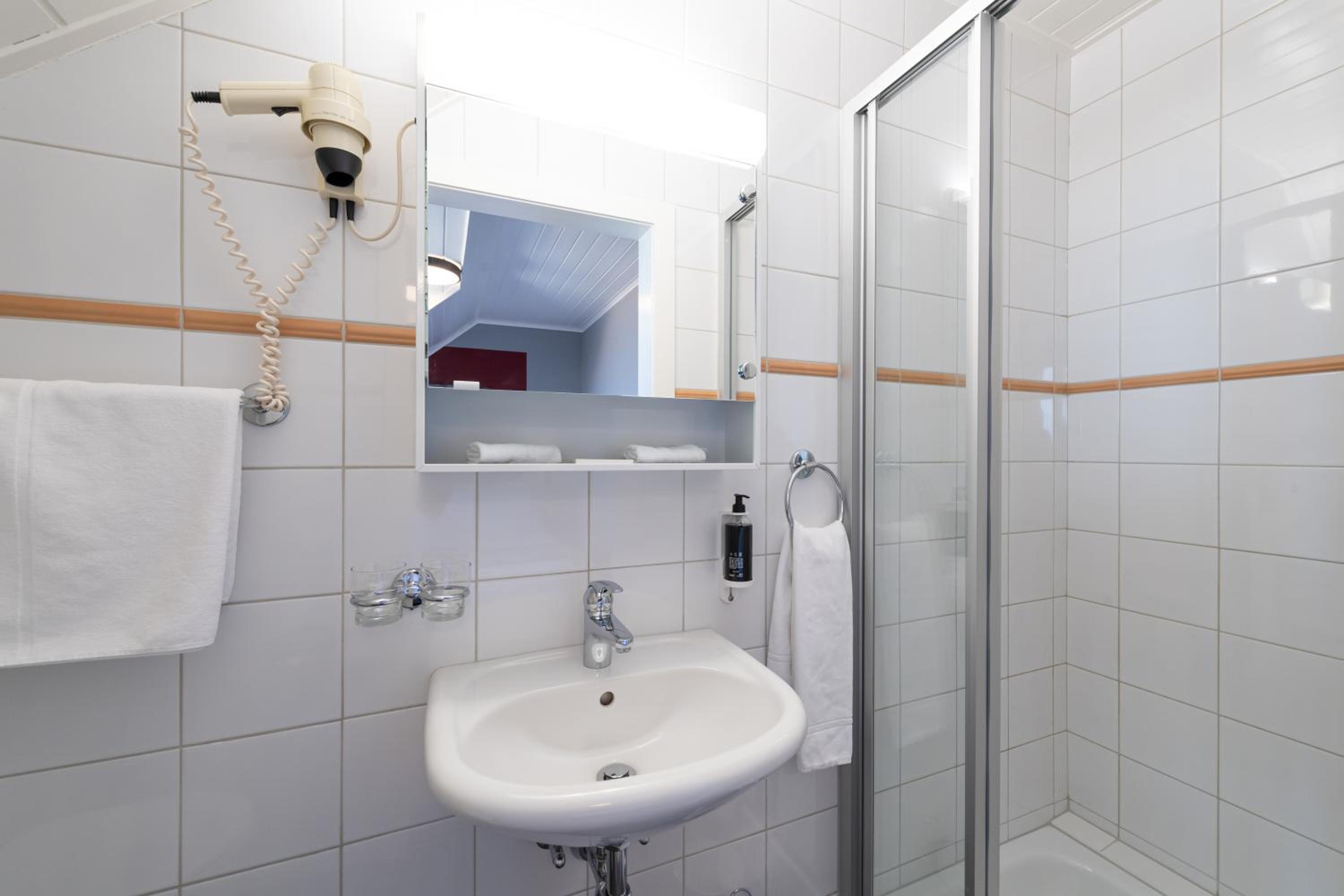Twin Room  - Photo 6