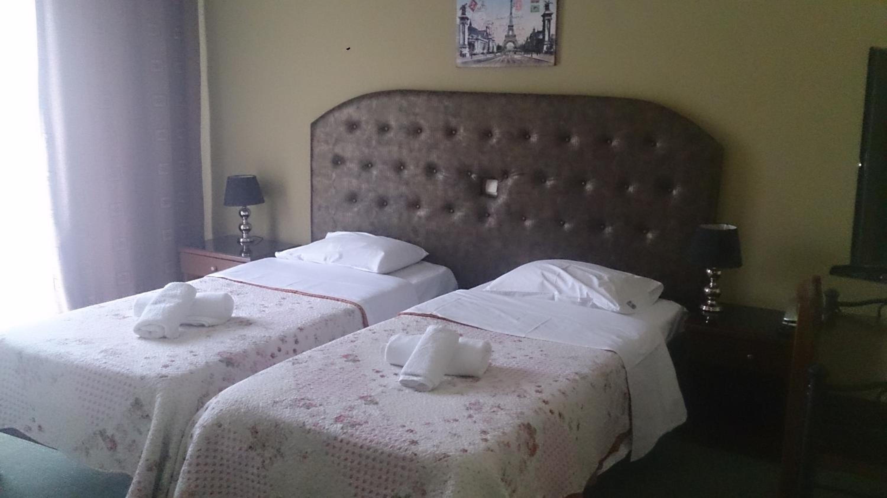 Double or Twin Room - Photo 3