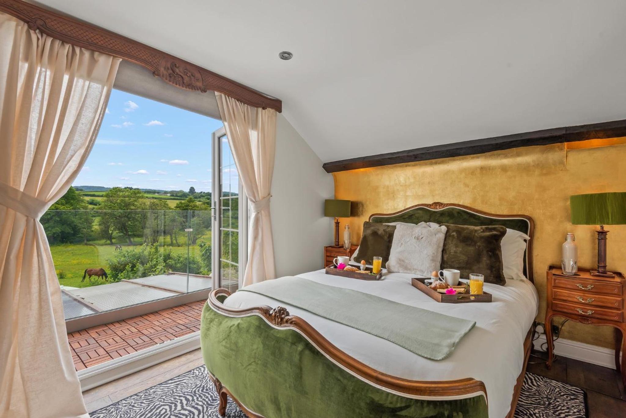Three-Bedroom House photo 1