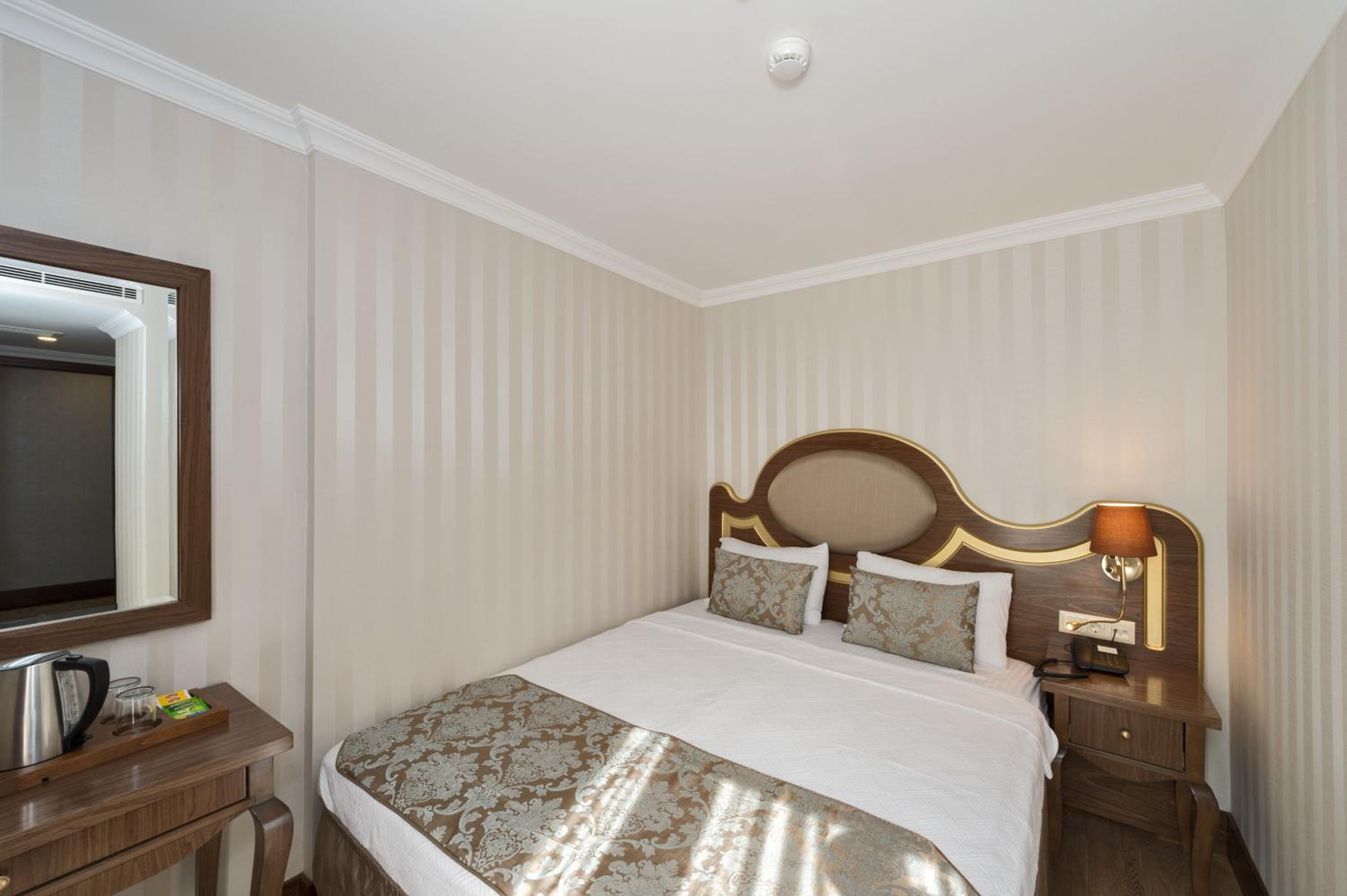 Economy Double Room photo 1