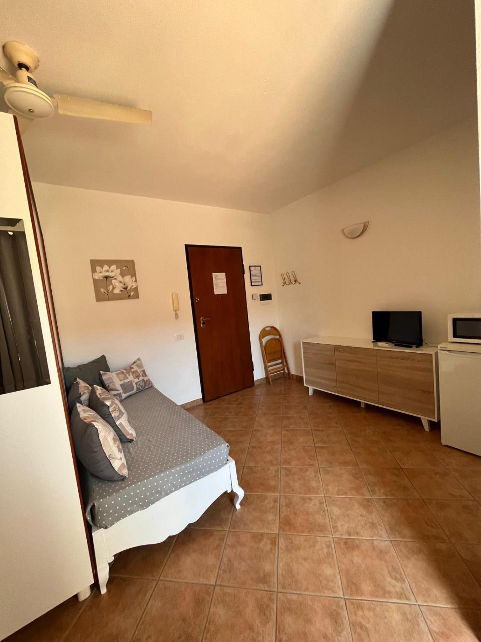 Studio with Sofa Bed