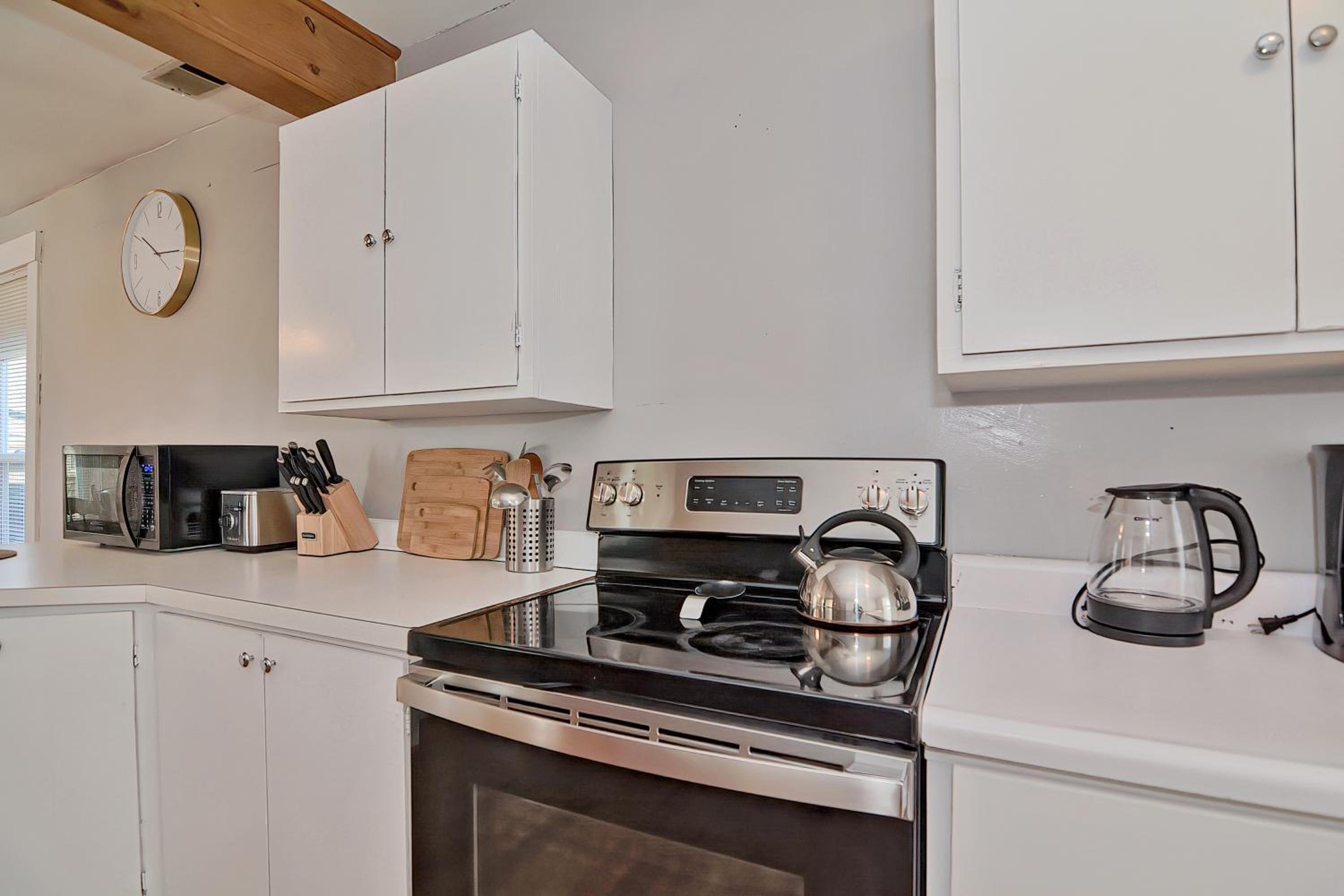 Three-Bedroom Apartment photo 2