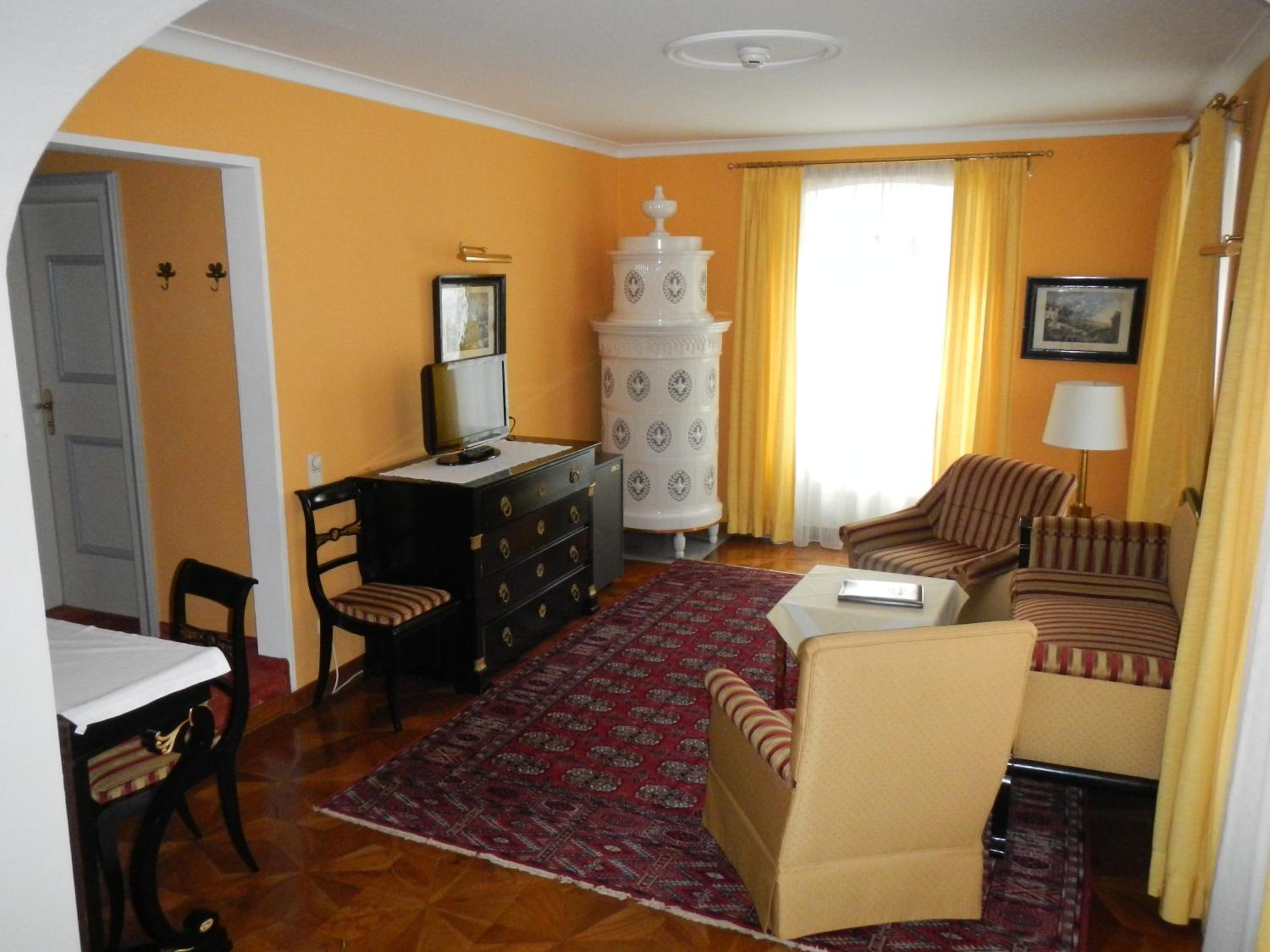Luxury Suite - Photo 4