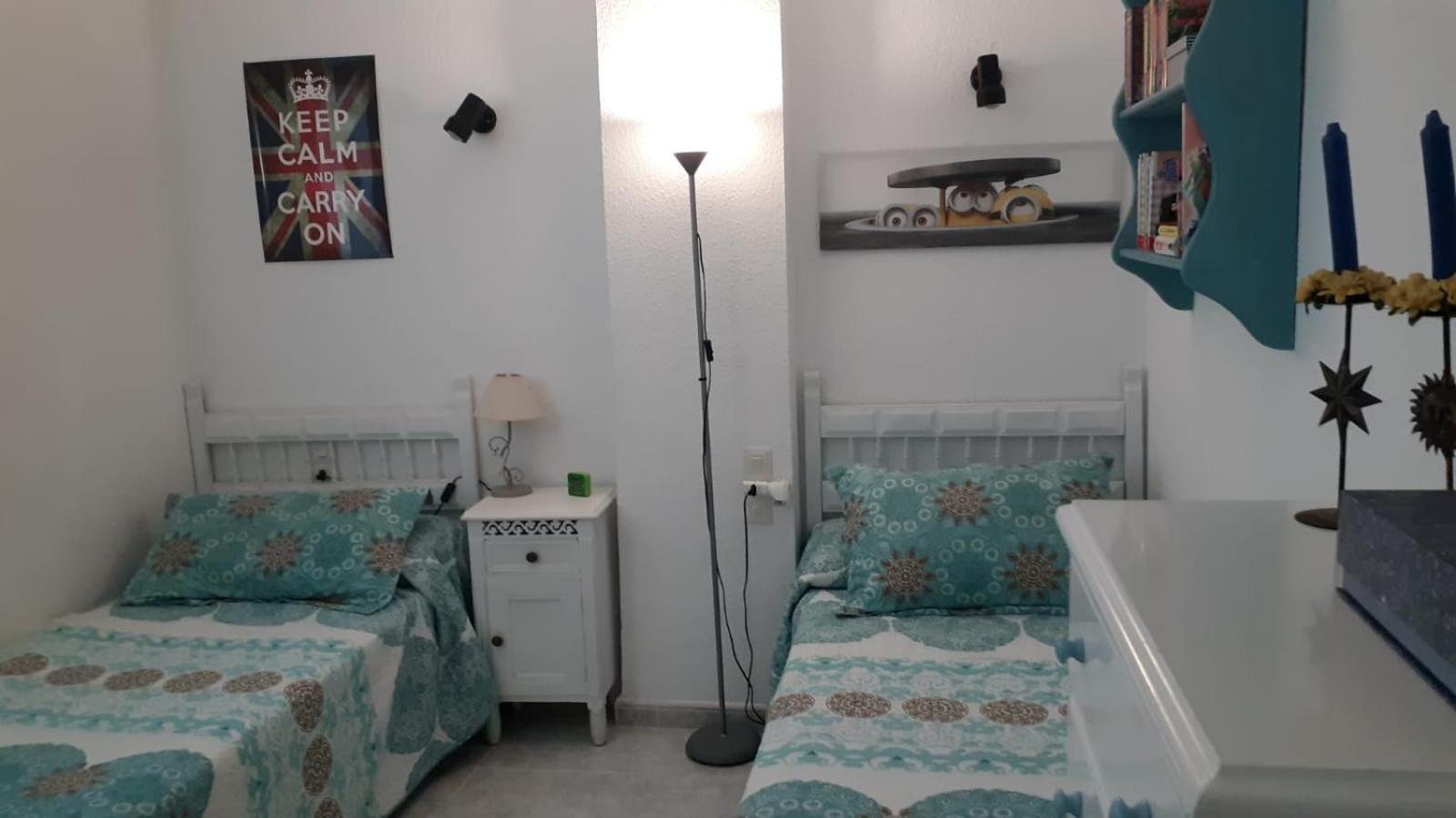 Apartamento de dos habitaciones con terraza y vista al mar