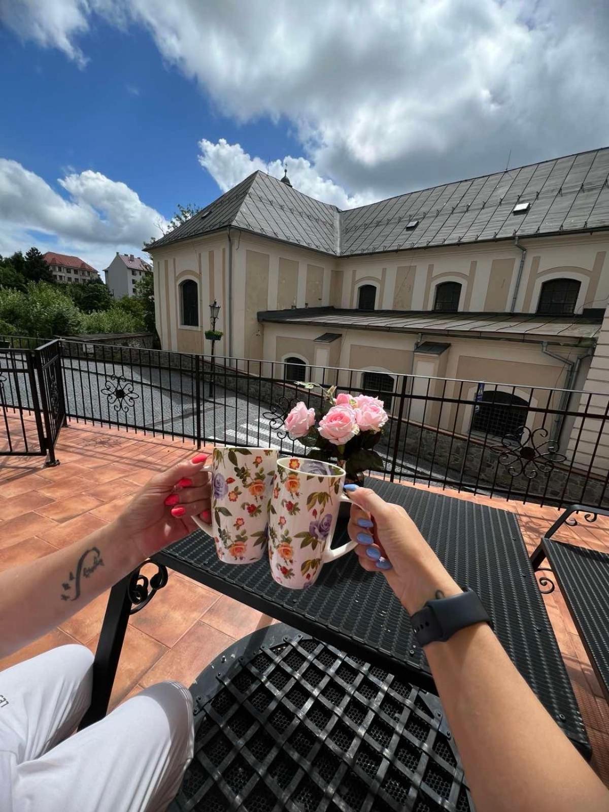 One-Bedroom Apartment with Terrace