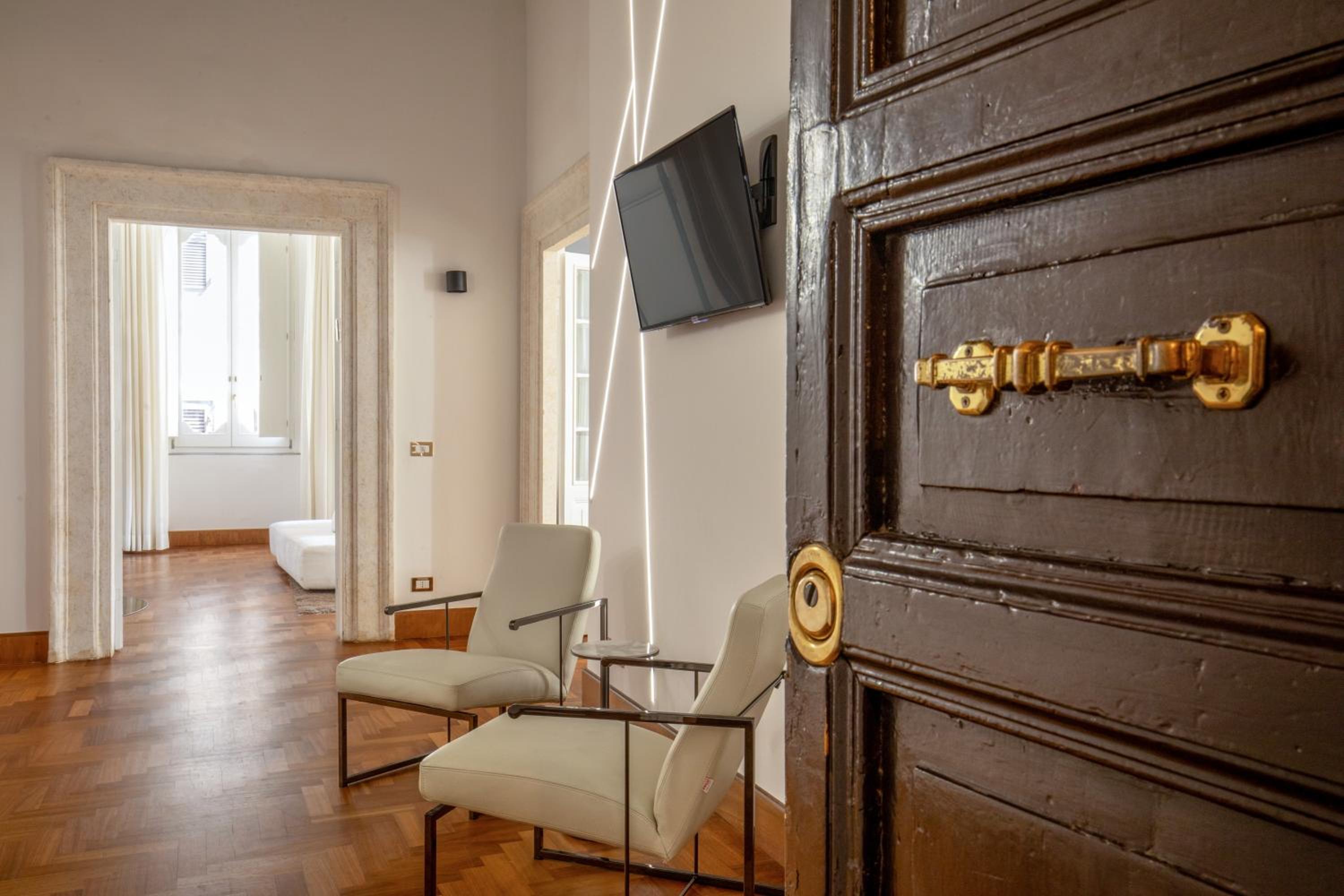 Two-Bedroom Apartment - Separate Building photo 3