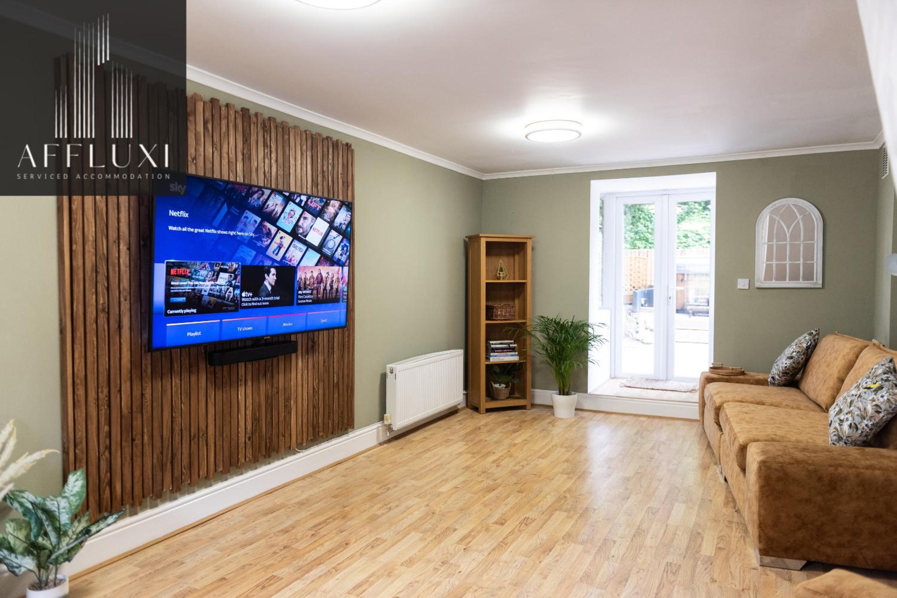 Four-Bedroom House photo 2
