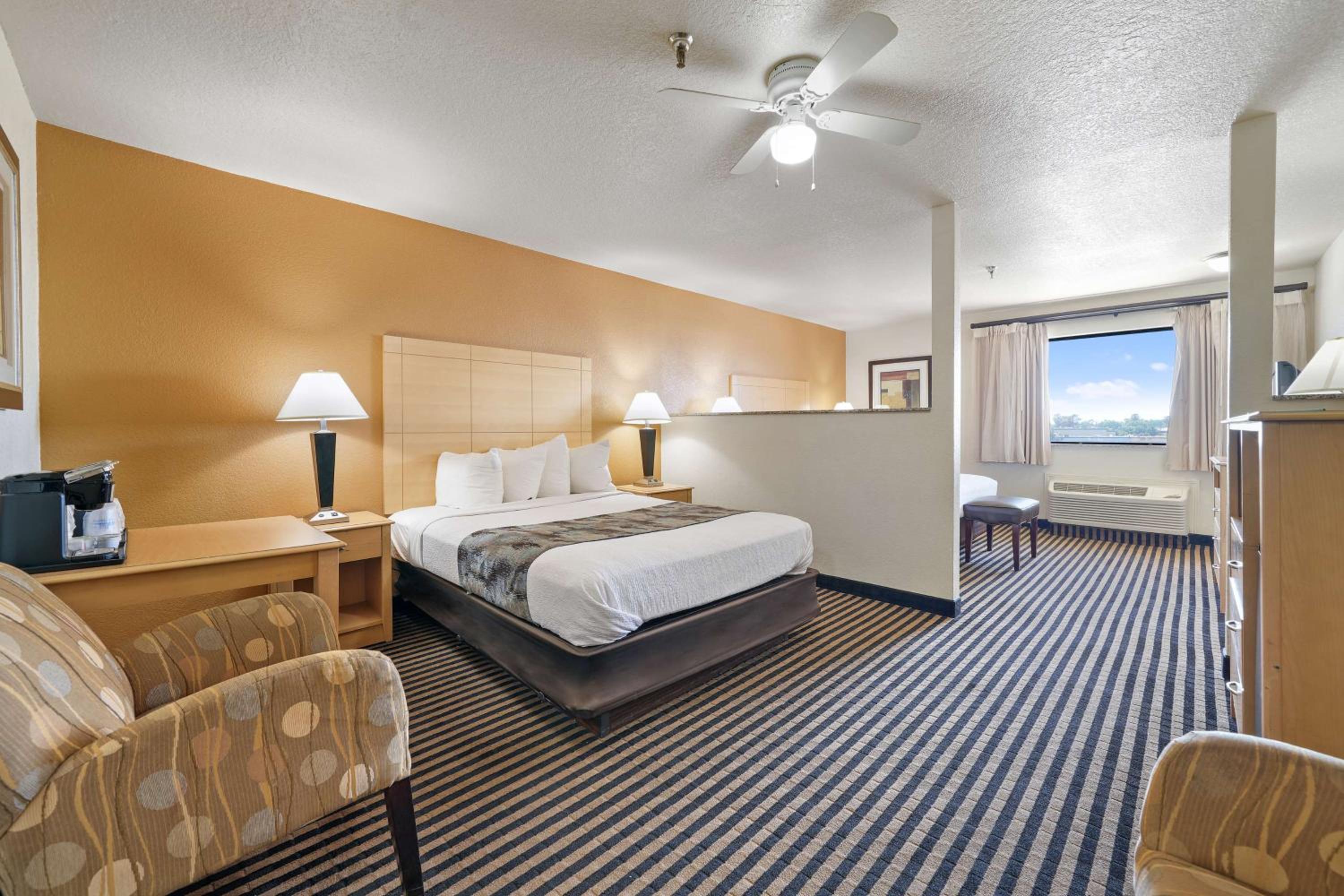 Queen Room with Two Queen Beds - Disability Access - Photo 1
