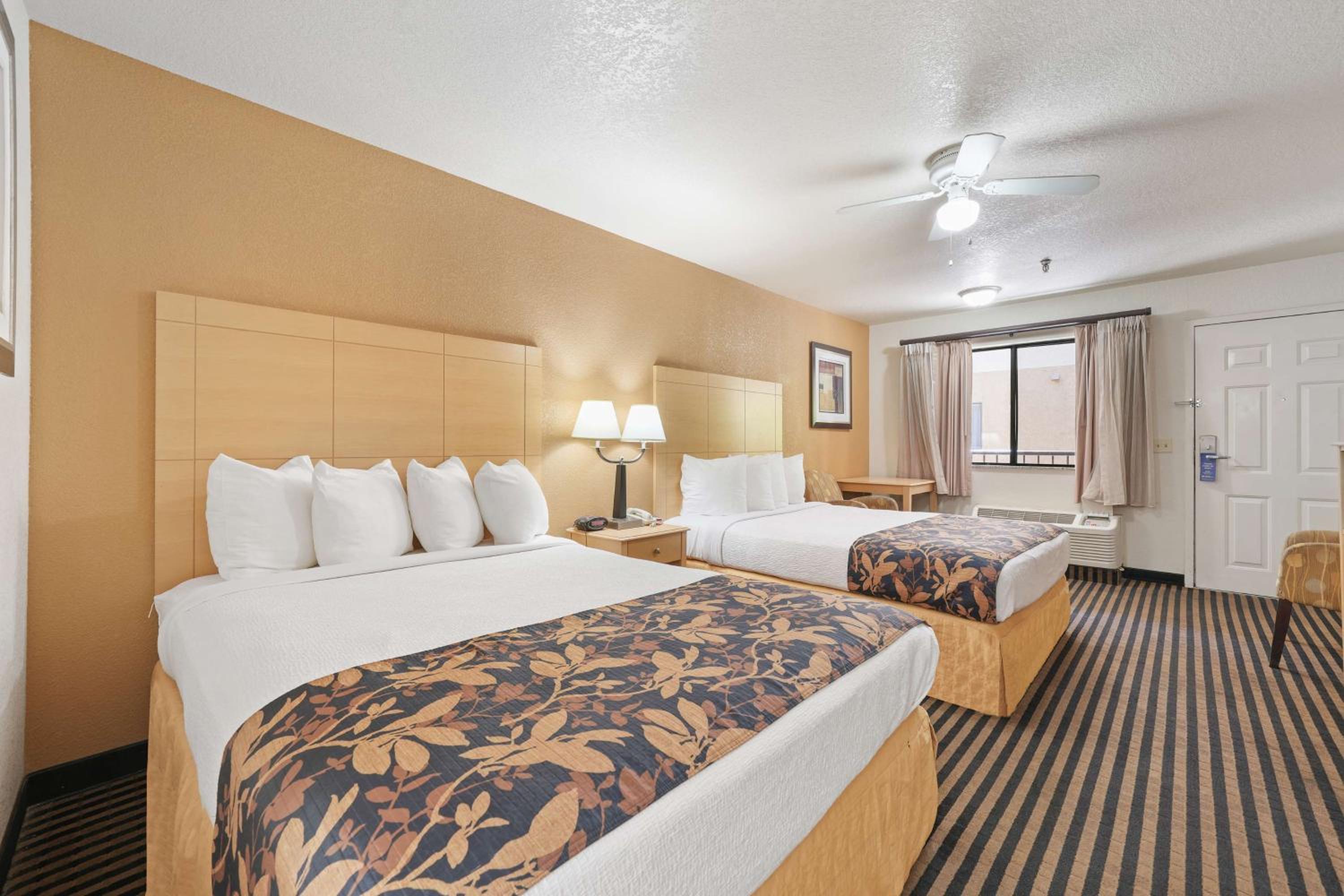 Queen Room with Two Queen Beds - Non-Smoking - Photo 1
