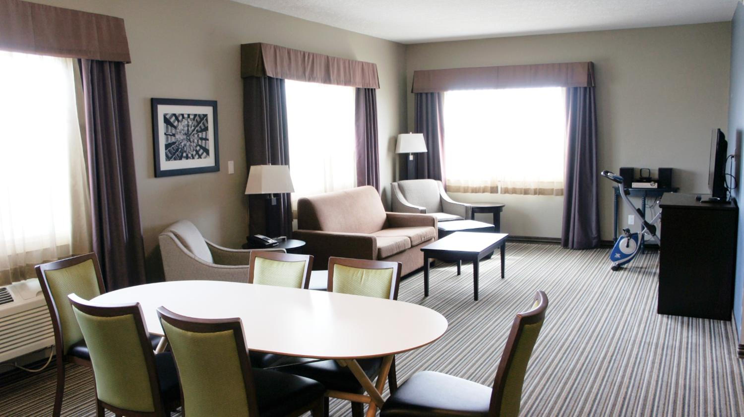 Two-Room King Suite with Sofa Bed photo 1