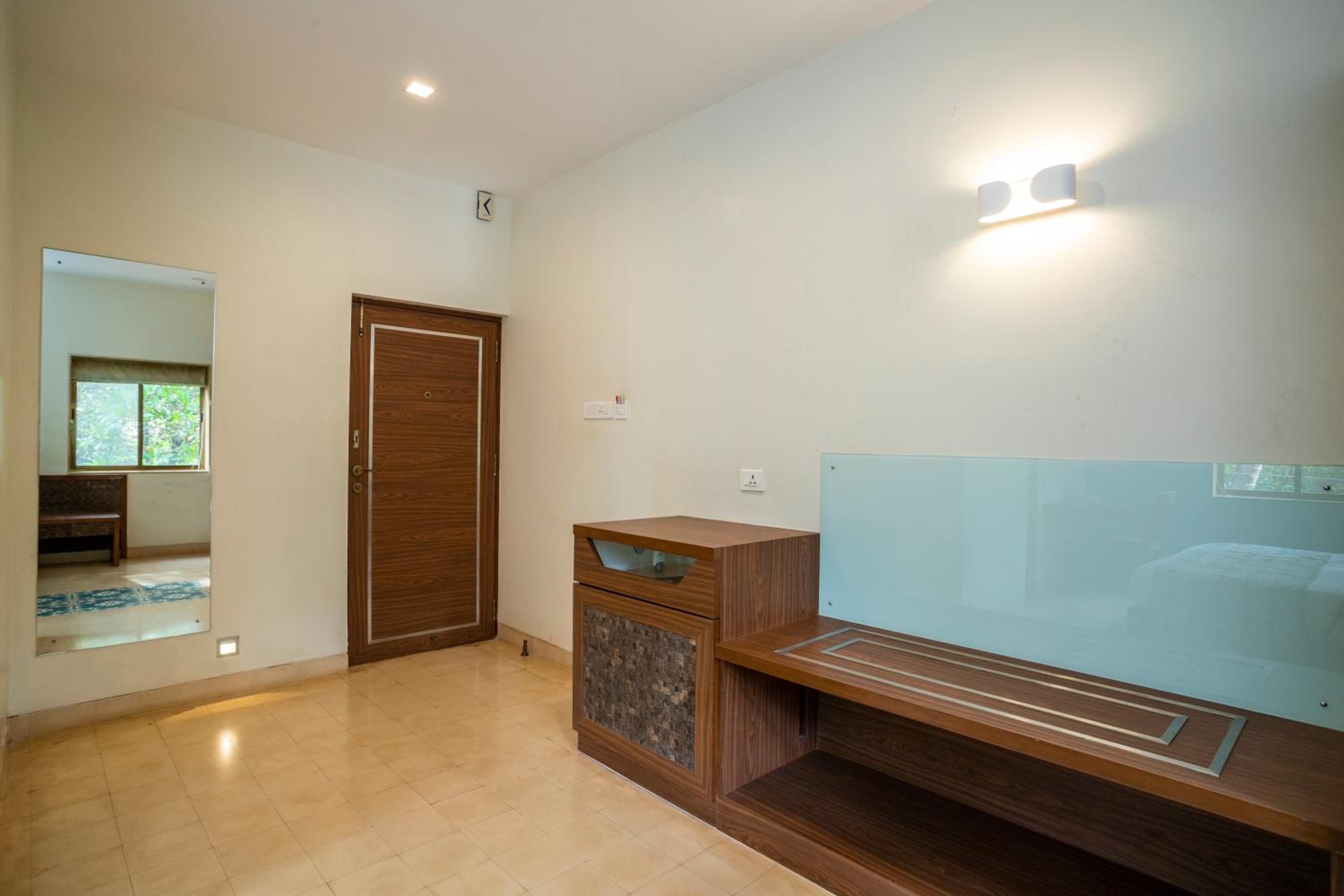 Studio With Pool View photo 2