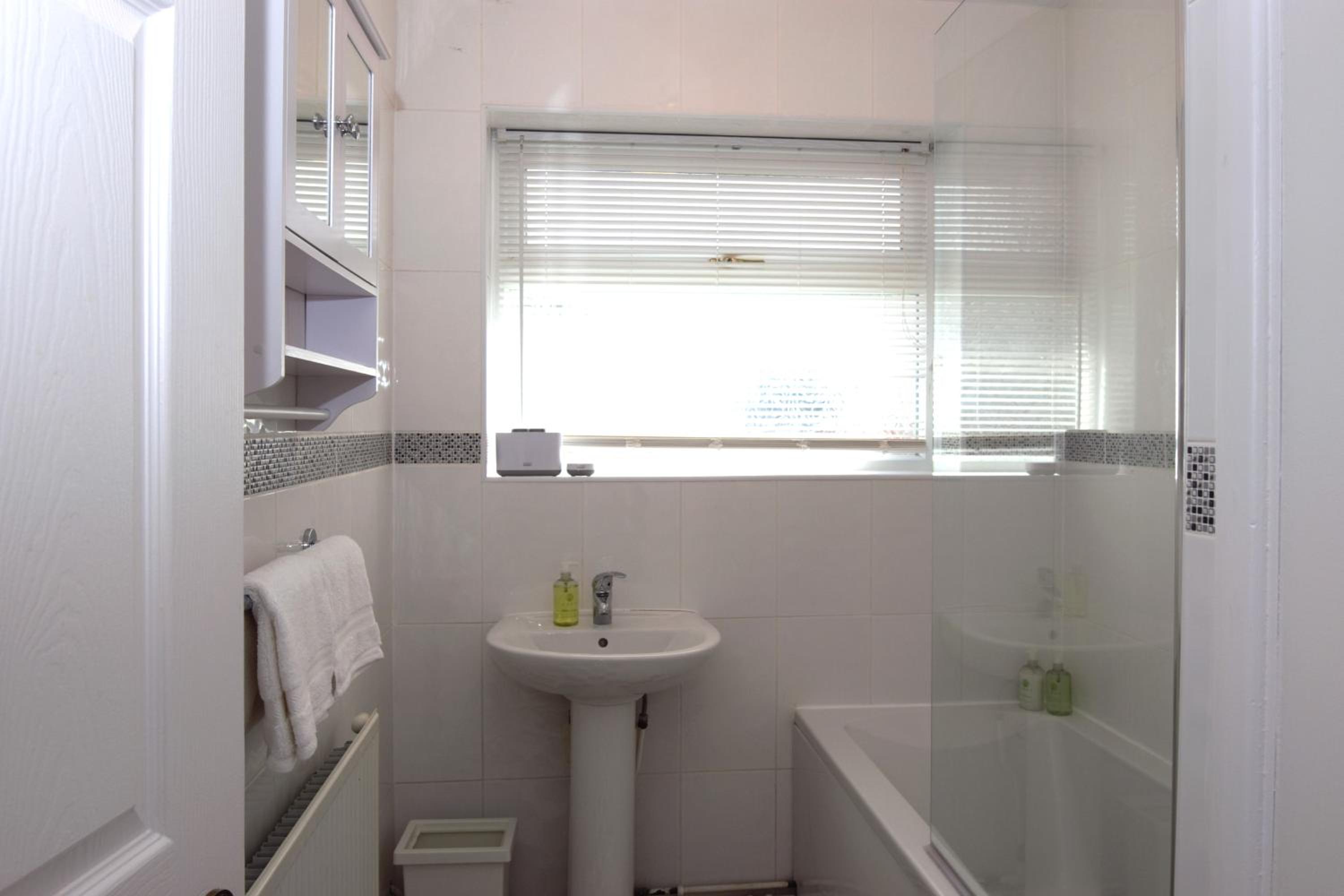 Three-Bedroom House photo 2