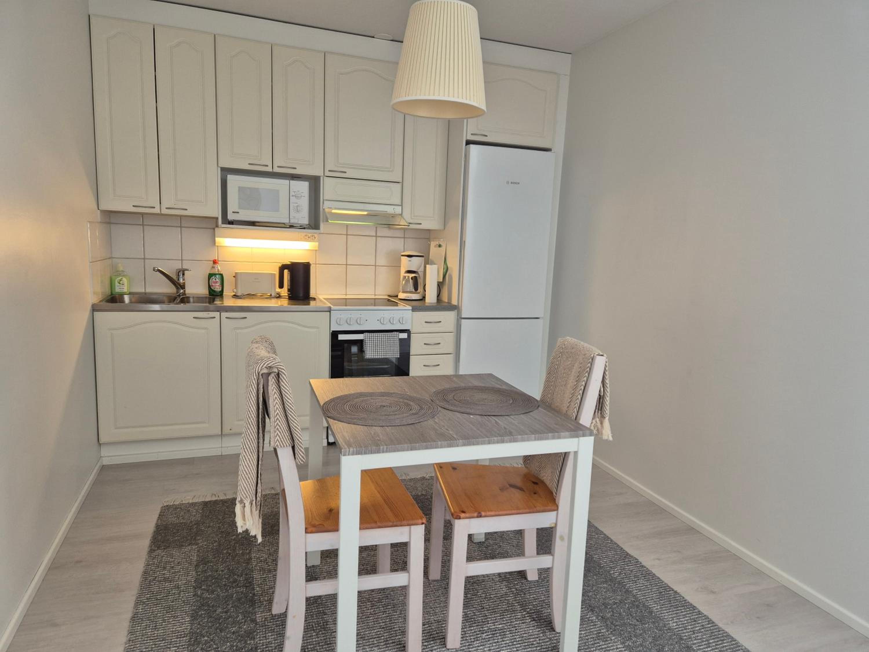 One-Bedroom Apartment - Photo 9