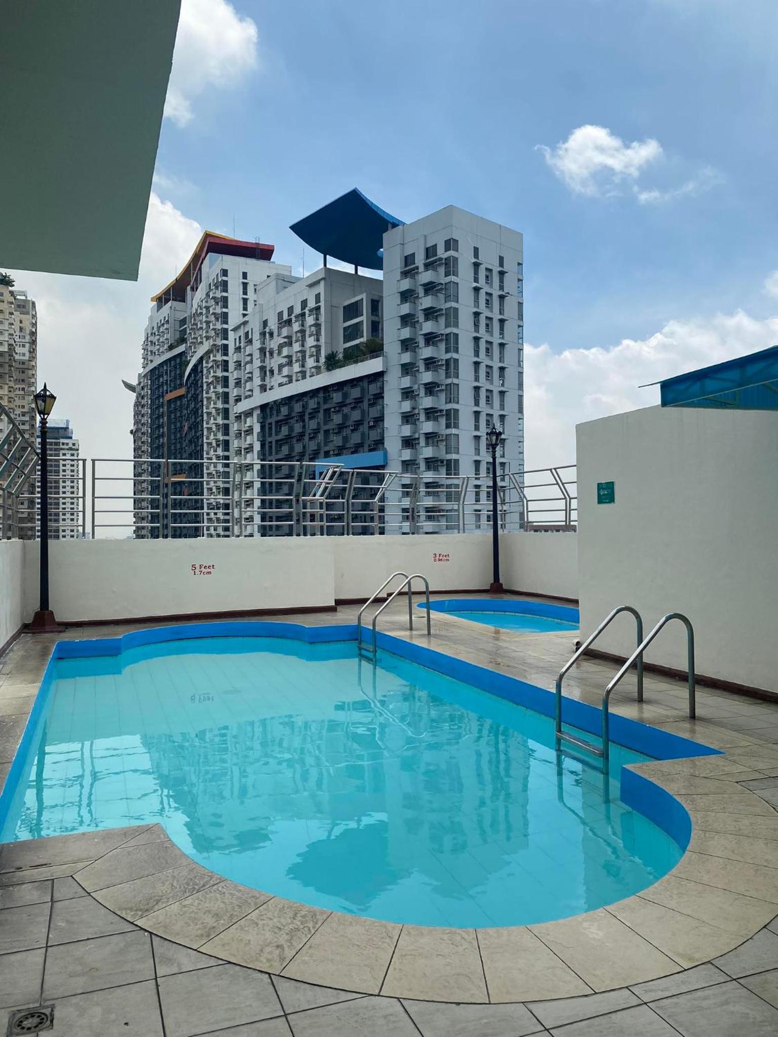 Apartment with Balcony - Photo 7