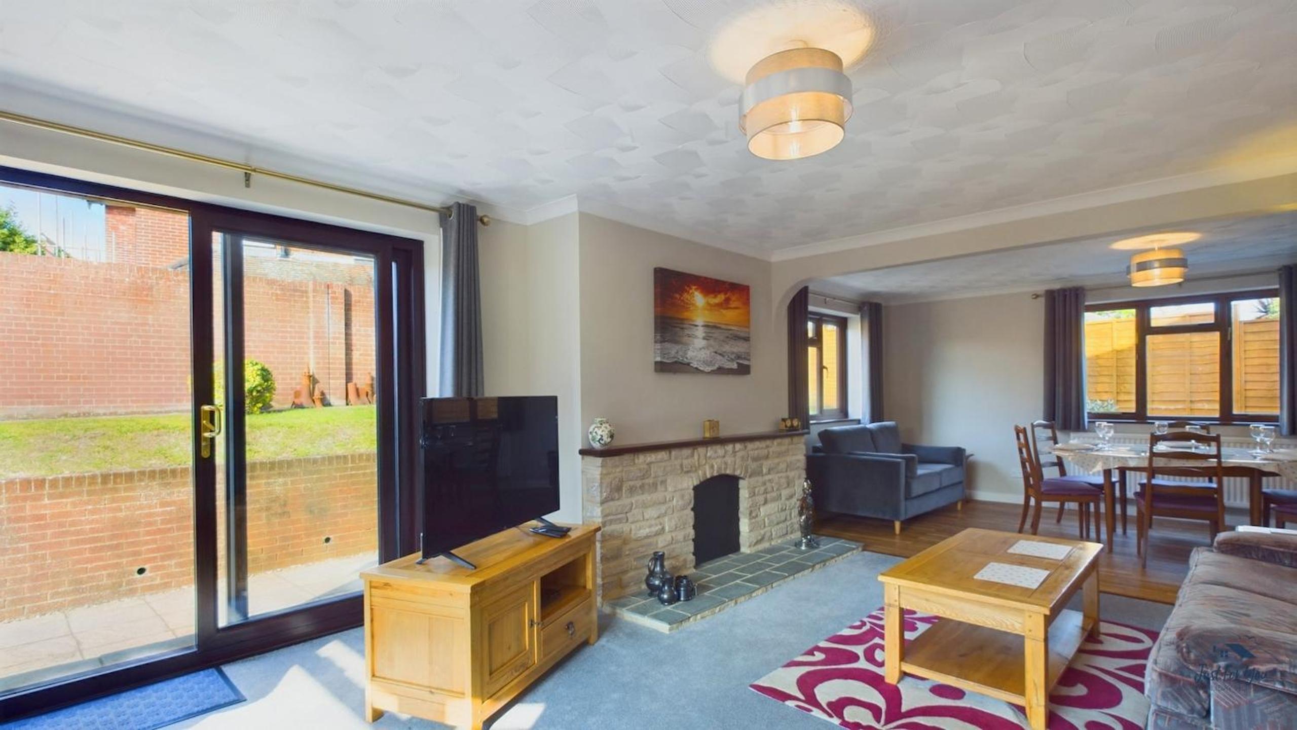 Four-Bedroom House photo 1