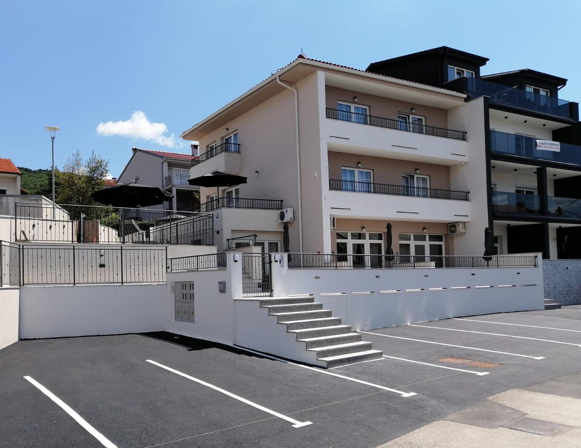 Two-Bedroom Apartment with Balcony and Terrace photo 2