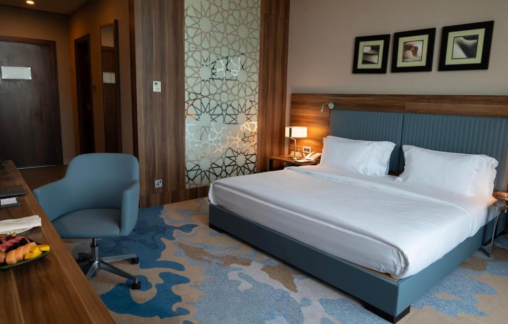Deluxe Double Room with City View photo 3