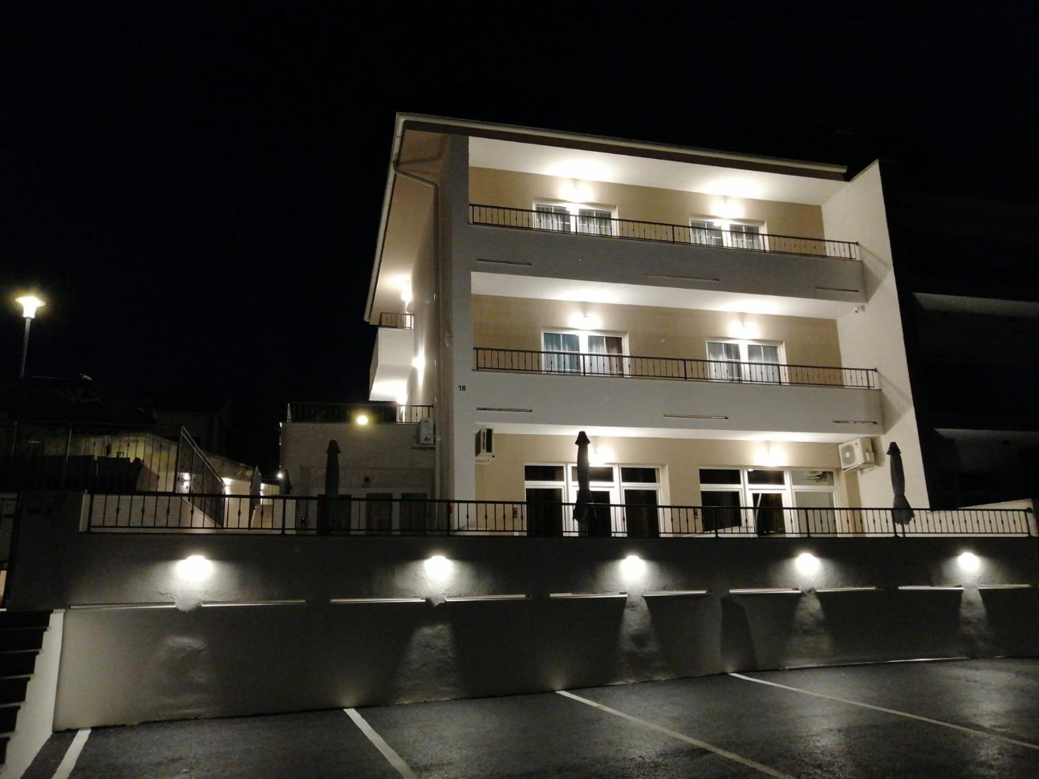 Two-Bedroom Apartment with Balcony and Terrace photo 3