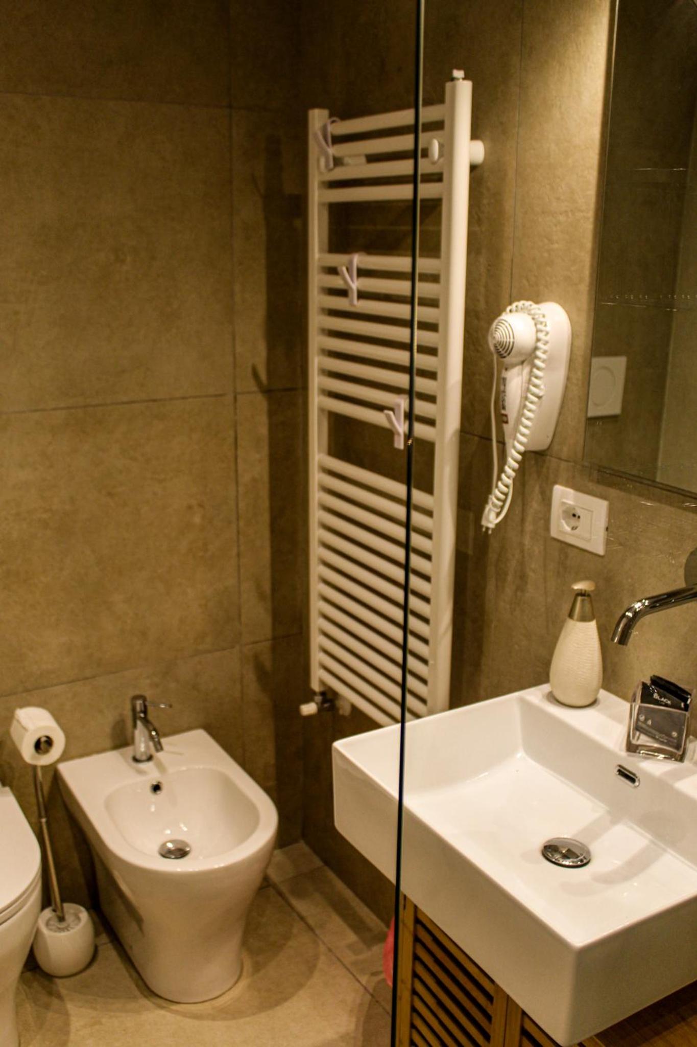 Double Room with Private Bathroom photo 2