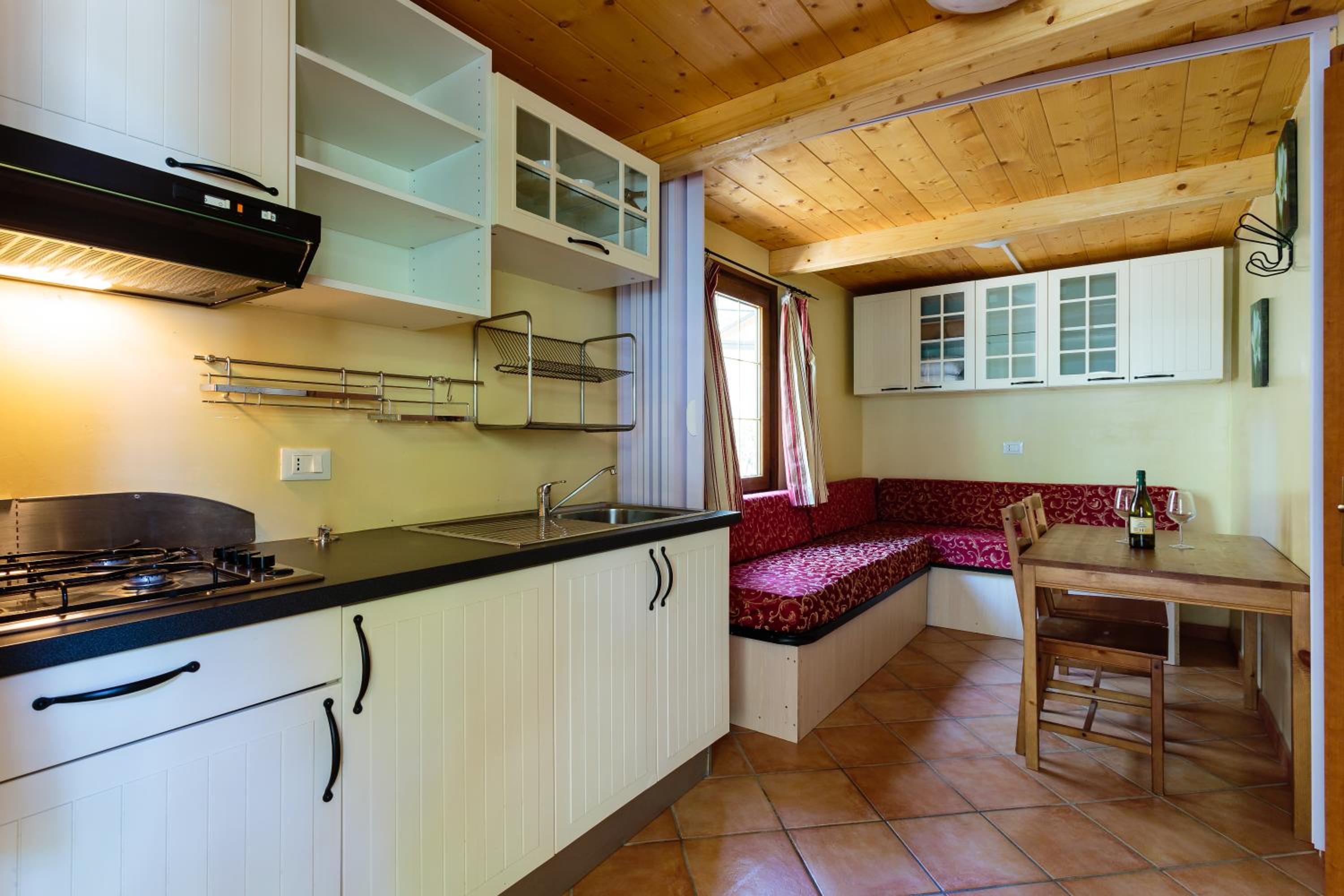 One-Bedroom Bungalow (4 Adults) - Split Level photo 3