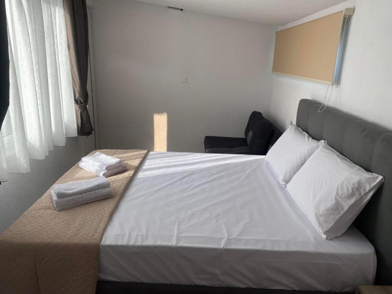 Standard Double or Twin Room photo 1