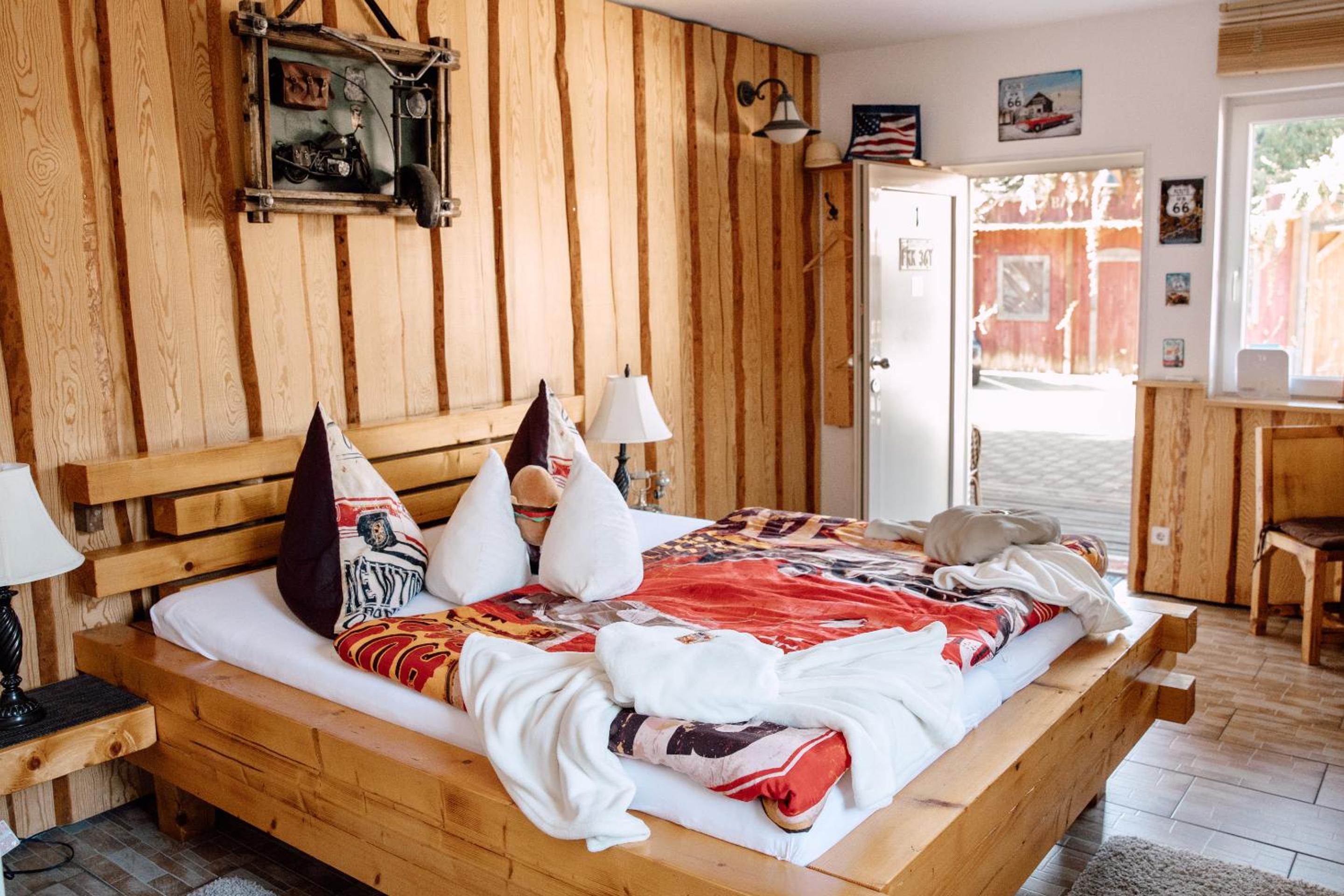 Double Room with Private Bathroom photo 1