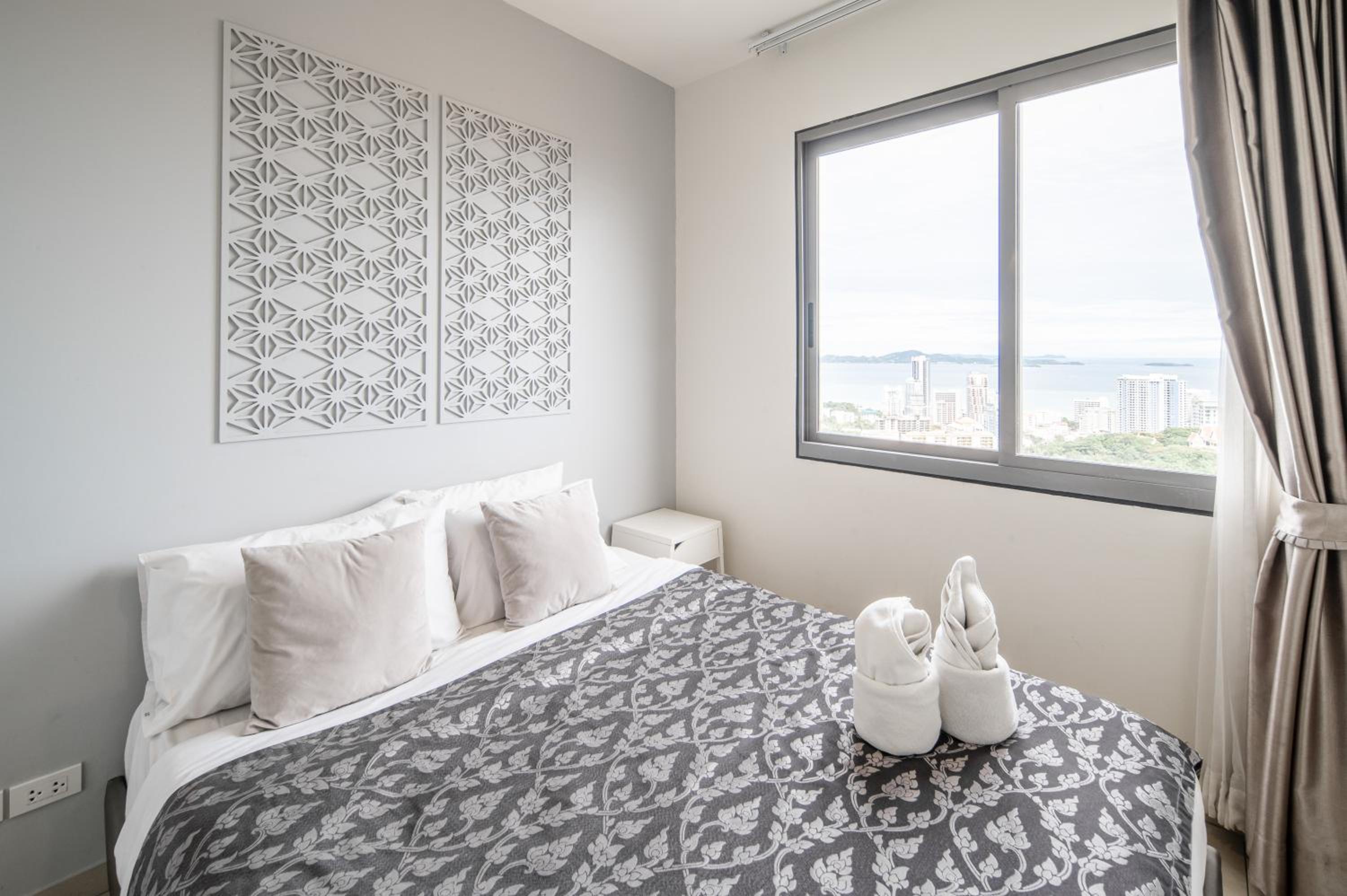 Apartment with Sea View - Photo 9