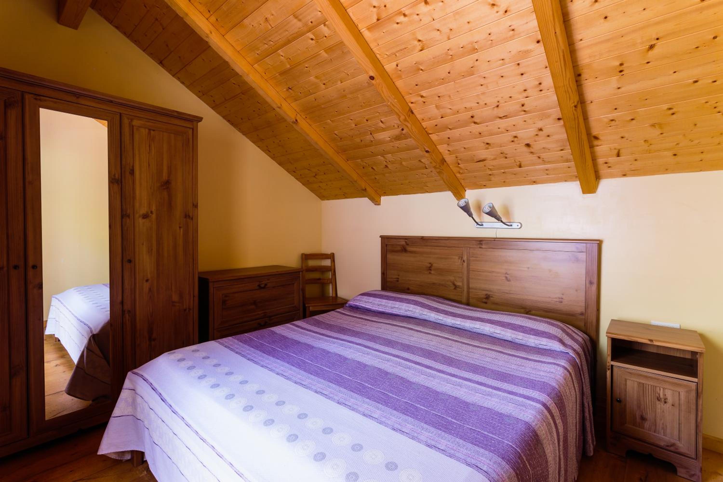 One-Bedroom Bungalow - Split Level photo 1